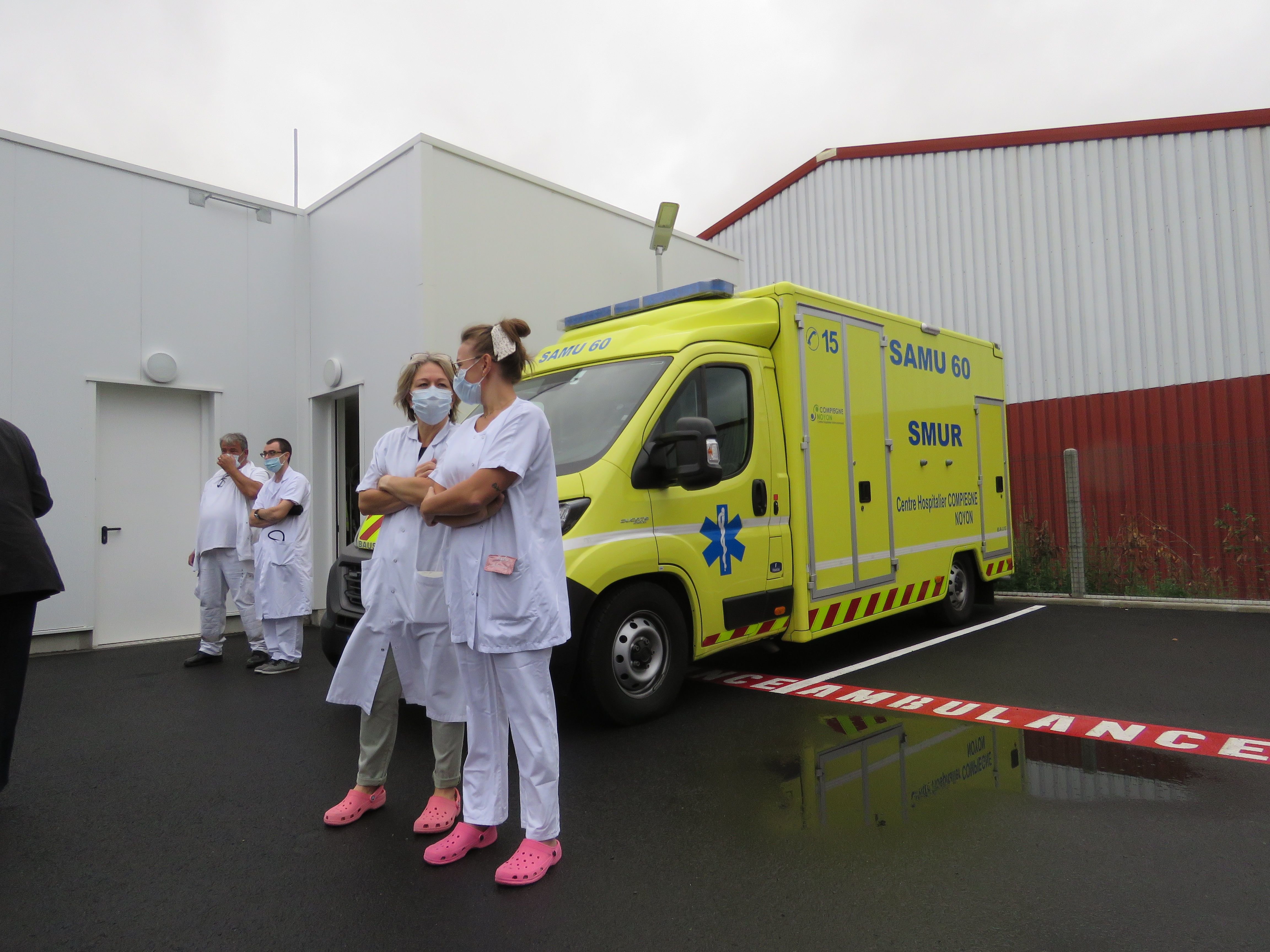 Faute de personnel, le centre hospitalier souhaite rapatrier les médecins des Smur de Noyon à Compiègne et privilégier une équipe formée d'un ambulancier et d'une infirmière. LP/Stéphanie Forestier