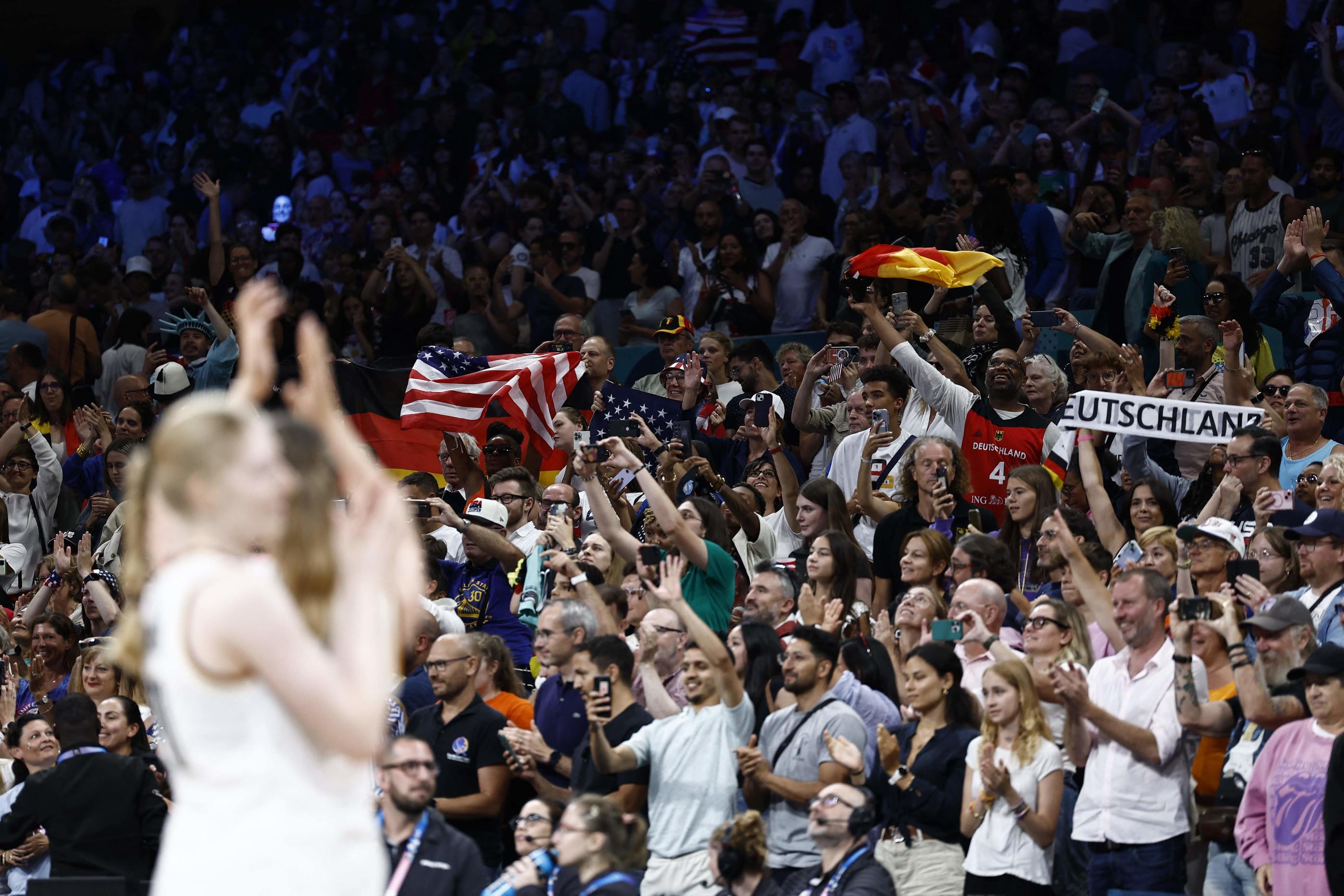 Stade Pierre-Mauroy, Lille, dimanche 4 août. Le public était encore au rendez-vous pour la dernière journée de compétition dans le Nord, ici lors de la rencontre féminine entre l'Allemagne et les Etats-Unis. Sameer Al-Doumy/AFP