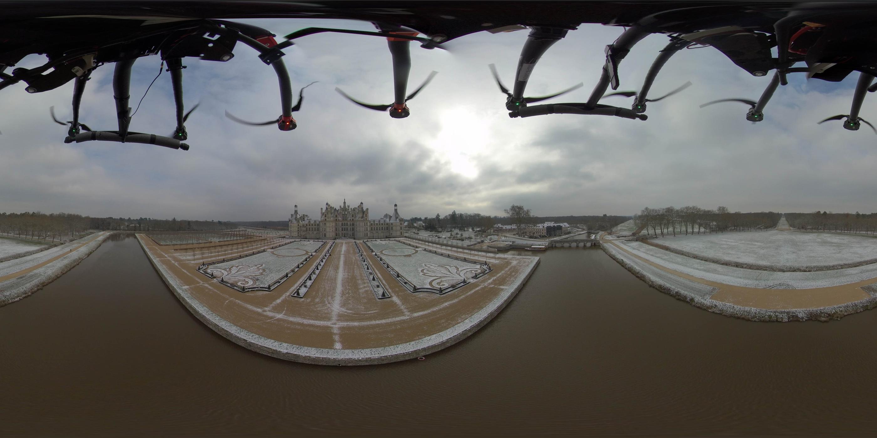 Tournages, défilés... le château de Chambord résiste à la crise