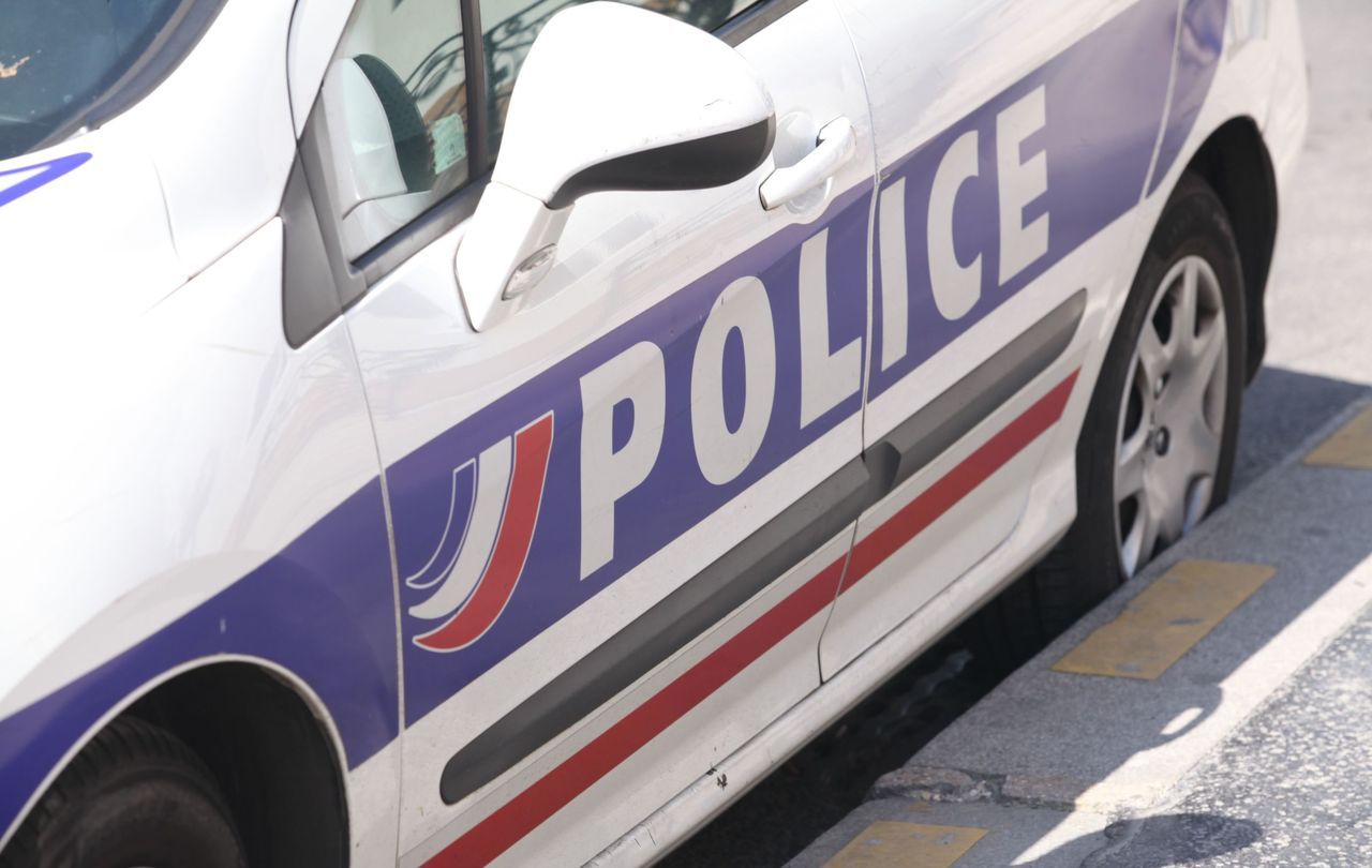 Trois hommes qui venaient de commettre un vol fausse qualité à Saint-Maur ont été arrêtés au terme d'une course-poursuite spectaculaire en ville et sur l'autoroute.