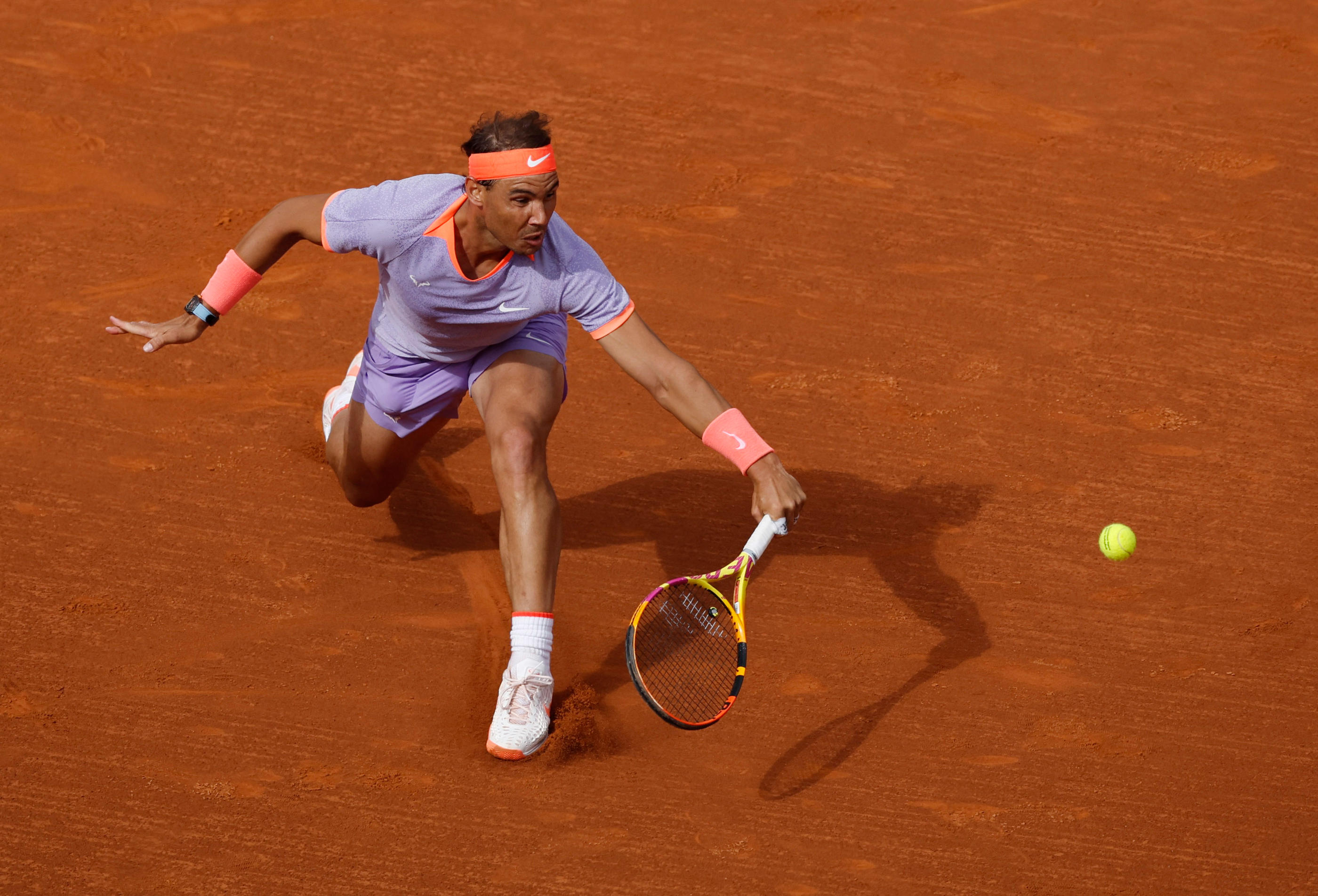 Rafael Nadal s'est incliné face à Alex De Minaur (11e mondial) en deux sets (7-5, 6-1). REUTERS/Albert Gea