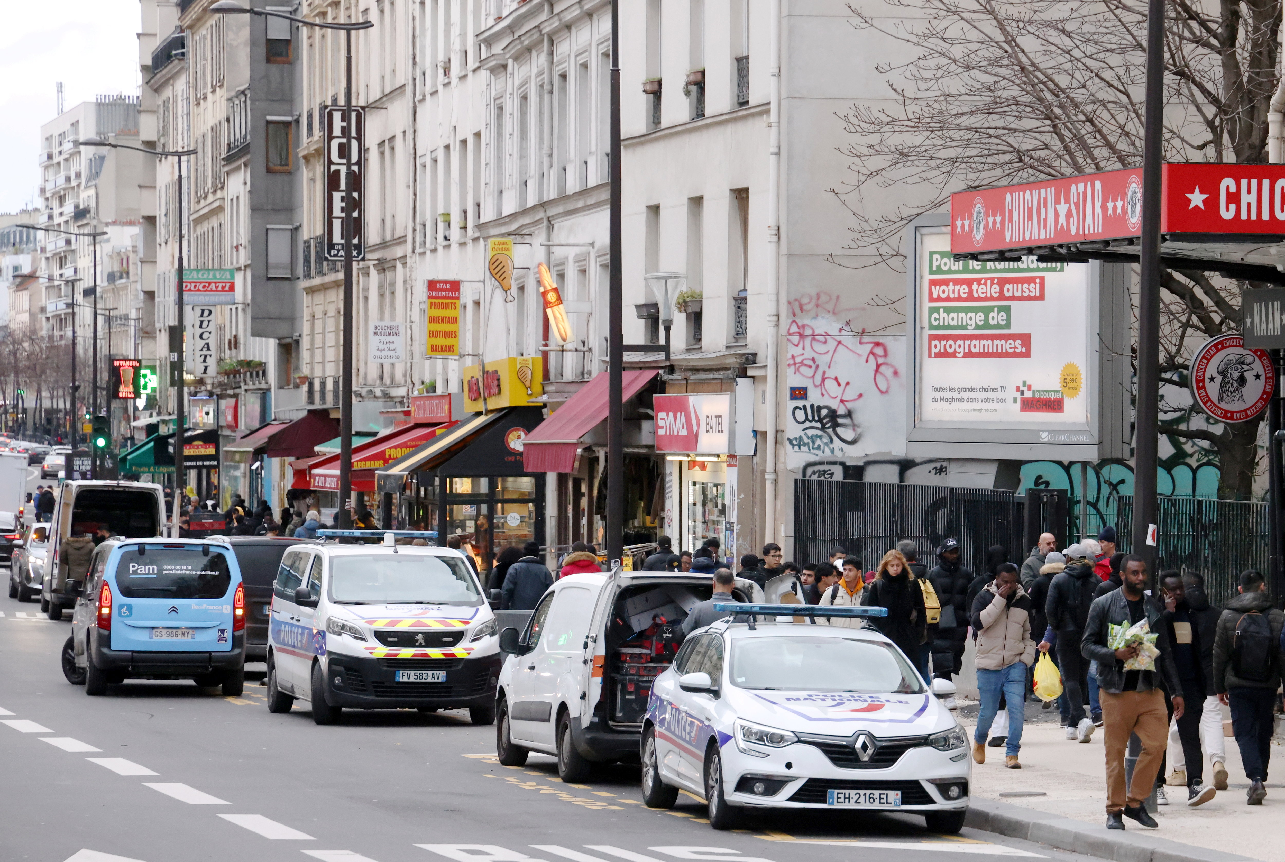 La présence policière, bien que quotidienne, est largement insuffisante rue Marx-Dormoy. (archives) LP/Jean-Baptiste Quentin