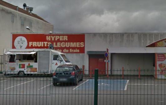 <b></b> Mouroux. Deux hommes encagoulés et gantés ont braqué la vendeuse de l’enseigne Hyper fruits et légumes ce samedi vers 14 h 30.
