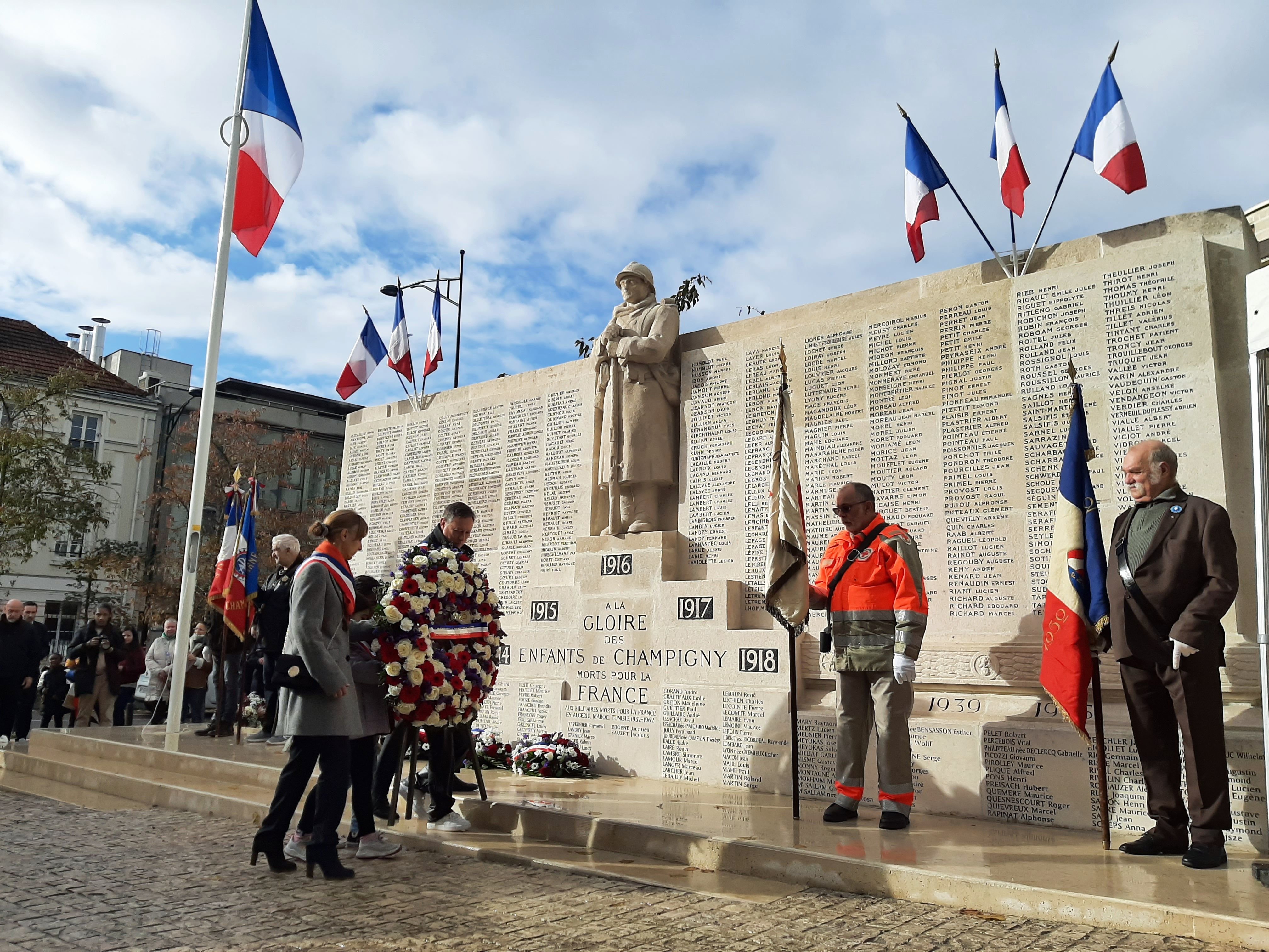 Champigny-sur-Marne, le 11 novembre. Pour la première fois depuis 1946, la commémoration de l'armistice de la Grande guerre et des défunts pour la nation s'est déroulée sur l'emplacement original du monument aux morts. LP/Marine Legrand