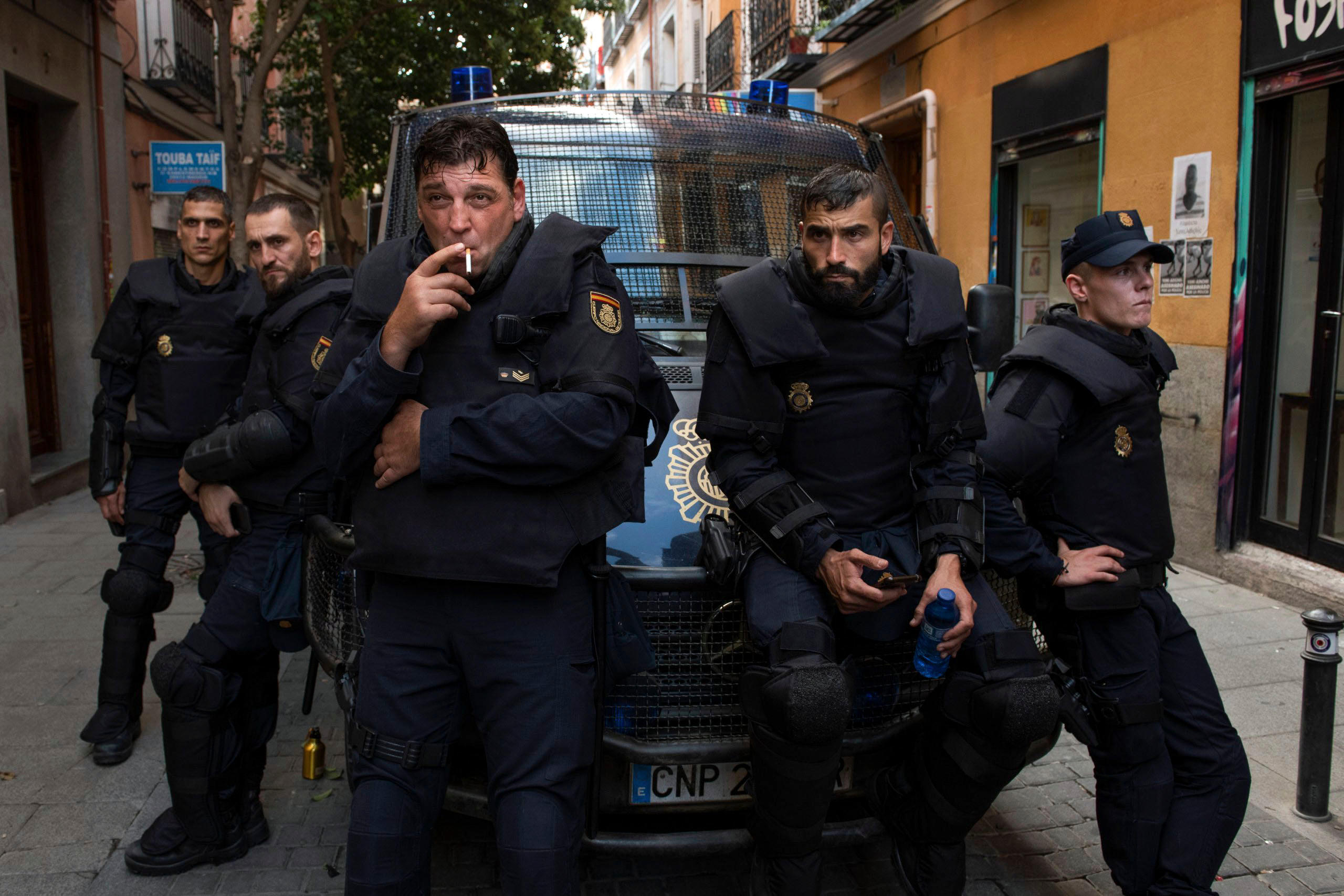 La série espagnole «Antidisturbios» nous plonge dans le quotidien et l’intimité de ces policiers, mais aussi au coeur des pouvoirs médiatique, judiciaire ou politique. Caballo Films/Moviestar Plus.