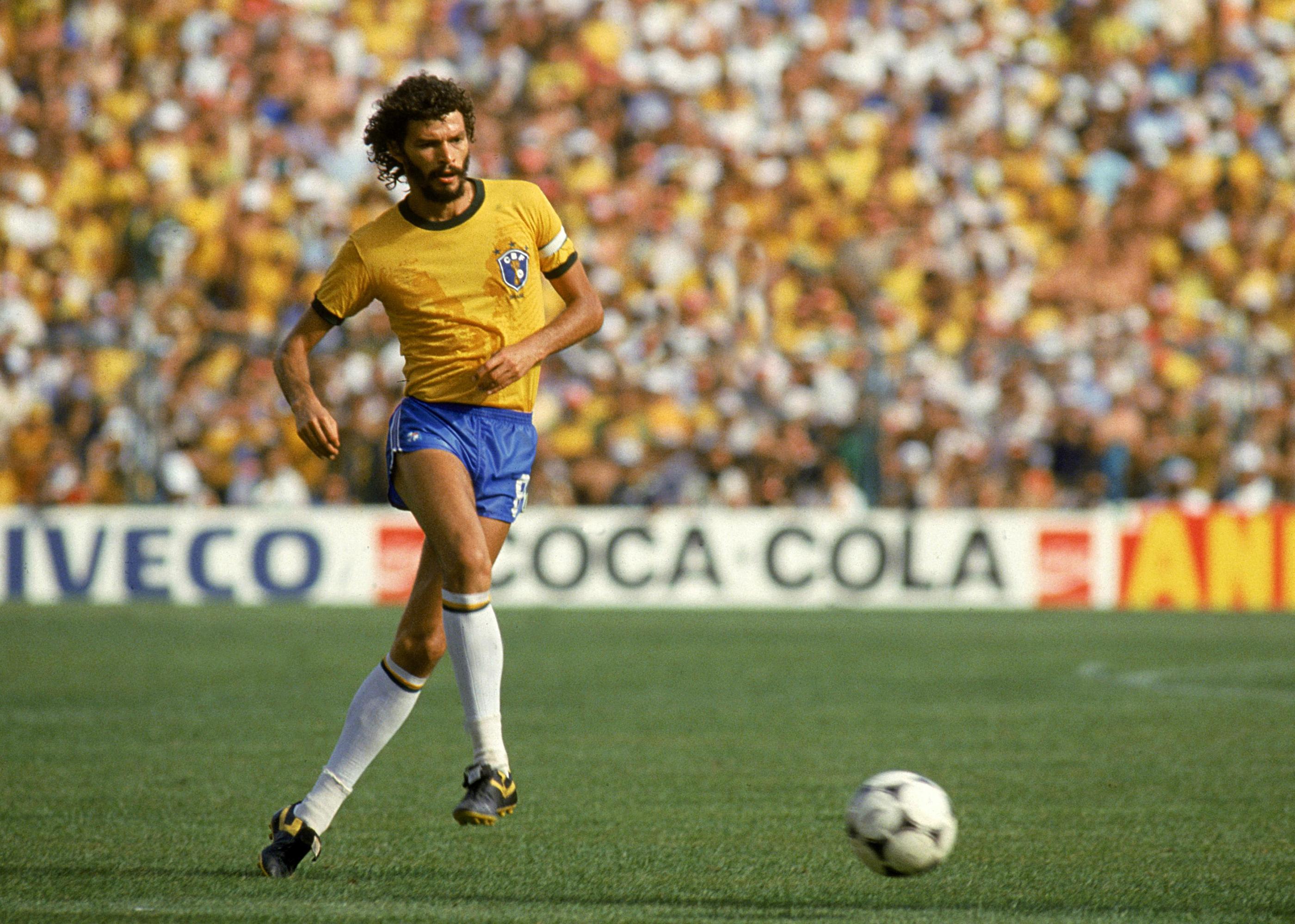 Le charismatique capitaine de l'équipe du Brésil, le Docteur Sócrates, lors de la Coupe du monde 1982. Photo Icon Sport/PPG