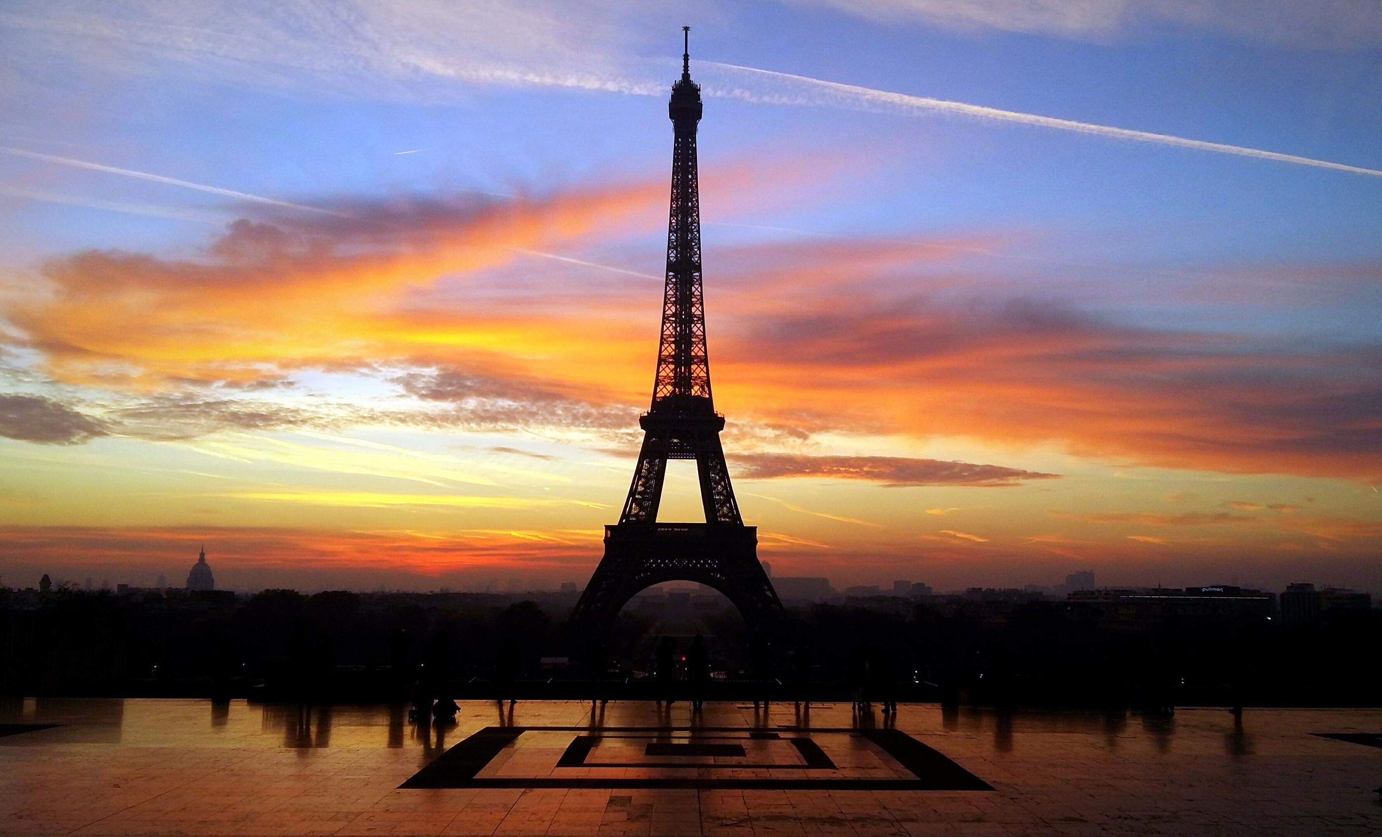 Une nuit au sommet de la tour Eiffel ? Attention à ce poisson d'avril. (Illustration) LP/Aurélie Audureau