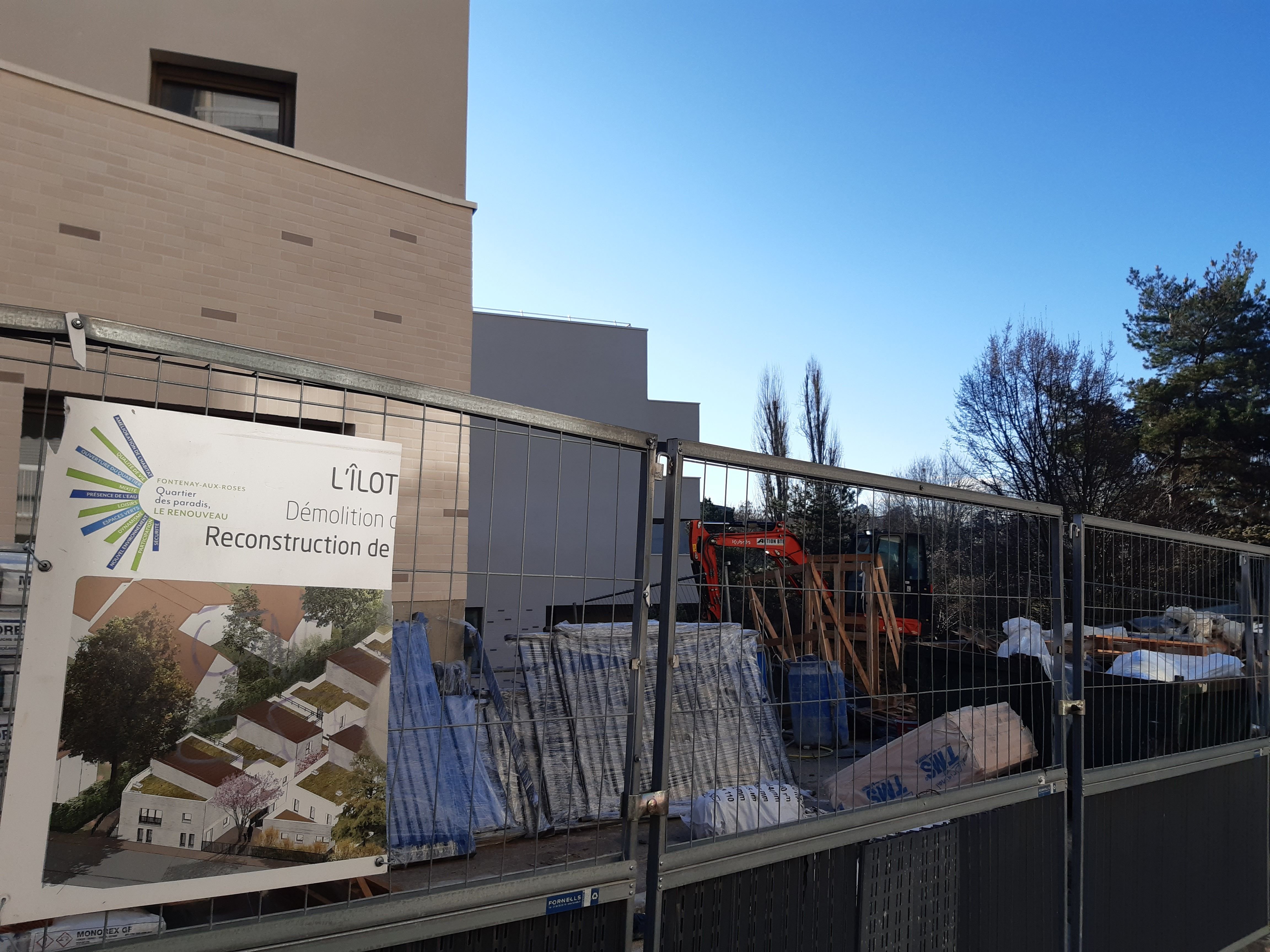 Fontenay-aux-Roses, le 18 janvier 2023. 38 logements sont en cours de construction près du square des Potiers. Ils seront répartis en 14 logements superposés et 24 dans un bâtiment collectif, avec 23 places de parking en sous-sol. LP/Marjorie Lenhardt