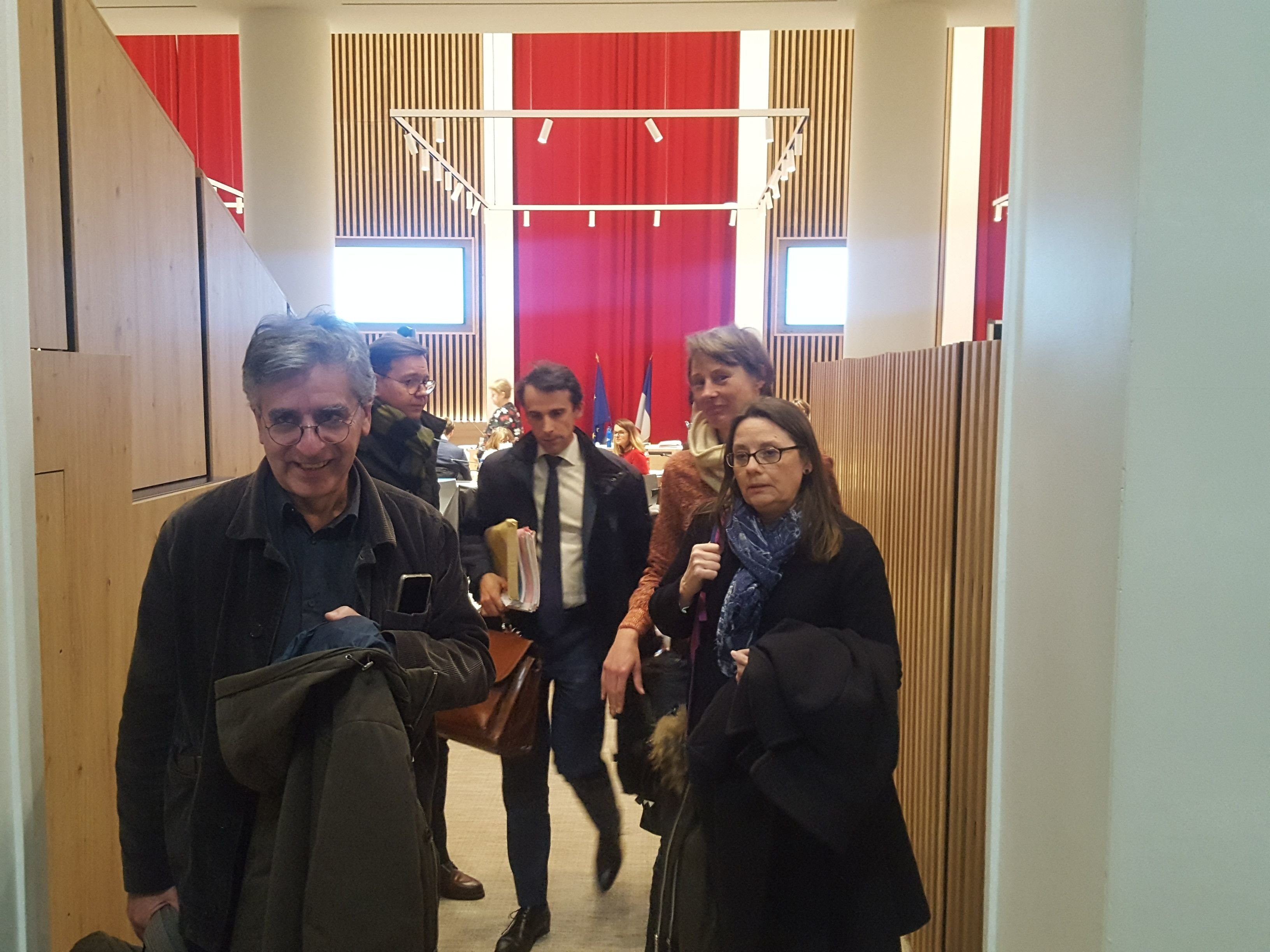 Saint-Maur (Val-de-Marne), jeudi 16 décembre. Les élus d'oppositions ont choisi de quitter la salle, peu après 21 heures, après d'importantes joutes verbales les opposant au maire (LR) Sylvain Berrios. DR