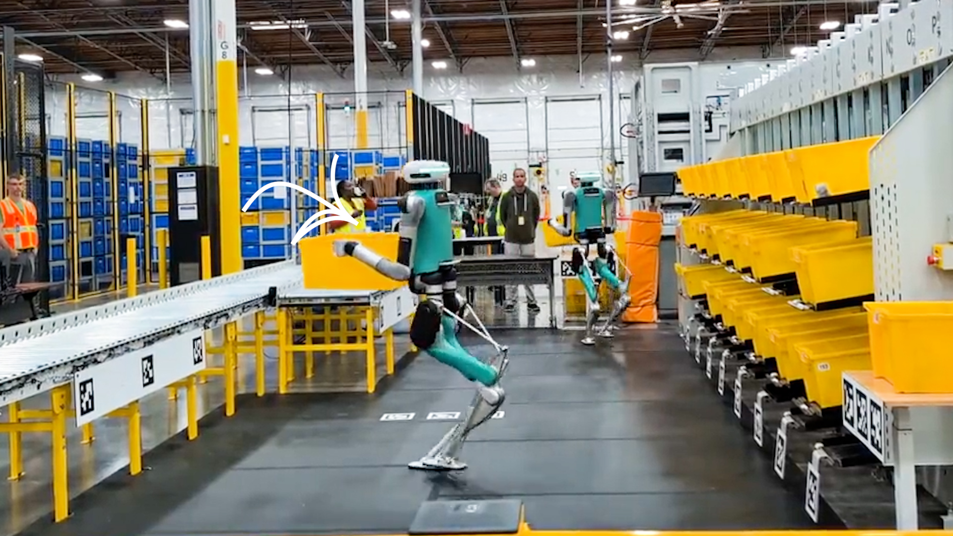 Ces robots se nomment Digit. Avec des bras, des jambes, ils peuvent se déplacer comme des humains