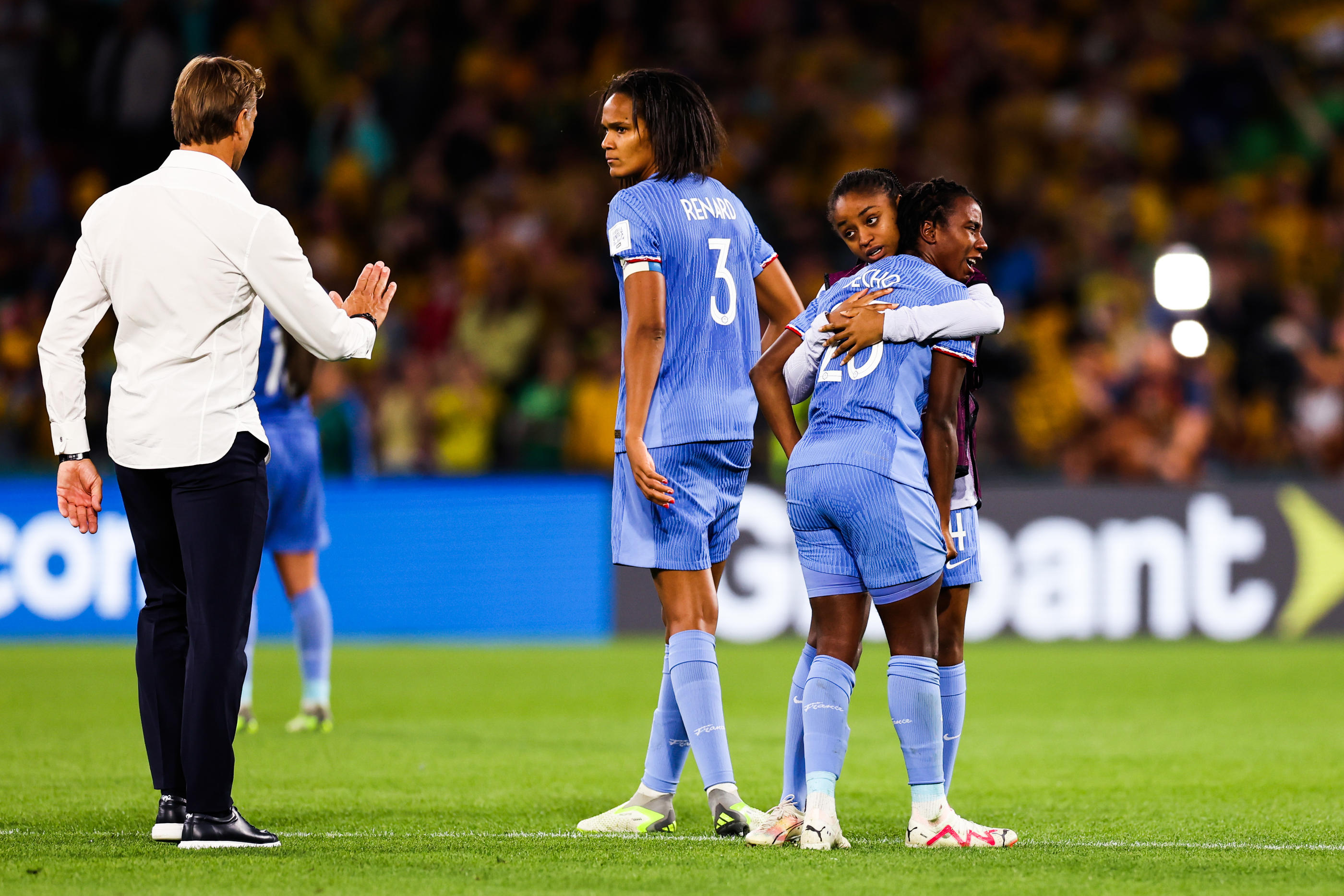 Contre l'Australie, ce samedi, les Bleues ont fait « trente minutes de très très haut niveau puis l’équipe s’est complètement déréglée », estime Philippe Bergeroo. Icon Sport/Kev Nagle