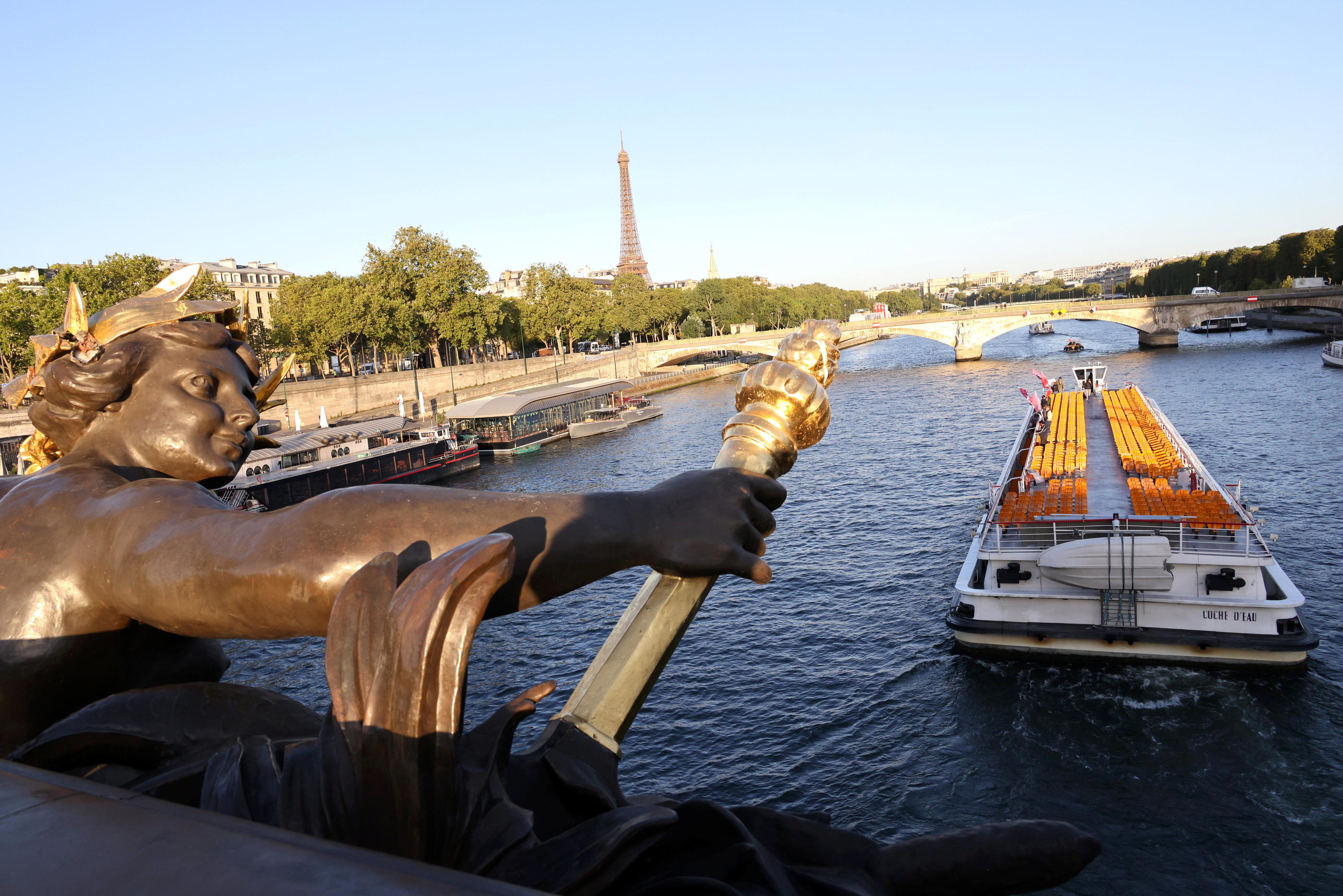 Le 17 juillet 2023, 39 bateaux avaient défilé les uns à la suite des autres sur la Seine pour une première répétition entre le pont d’Austerlitz et celui d’Iéna. LP/Delphine Goldsztejn