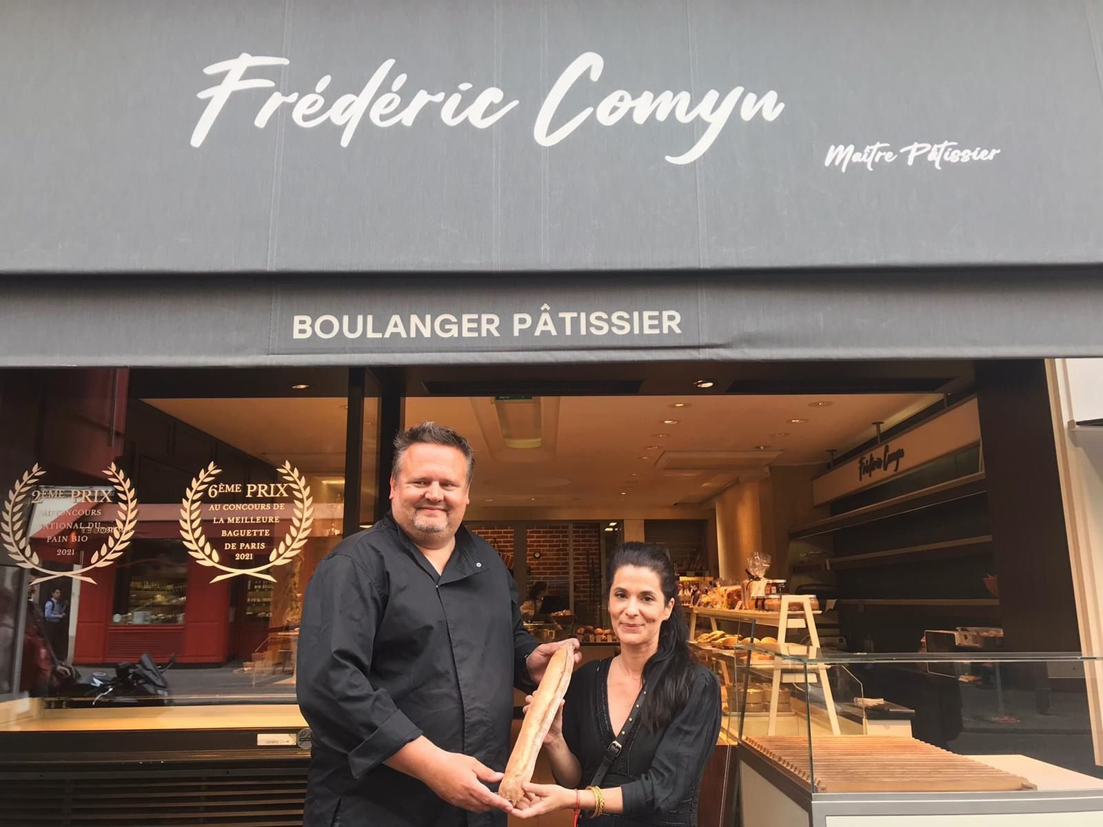 Frédéric Comyn est le propriétaire de la boulangerie située 88, rue Cambronne (XVe), qui vient de remporter le prix de la meilleure baguette de Paris. Ici, avec Olivia Polski, adjointe à la maire de Paris. LP/Colombe Delabrousse Mayoux