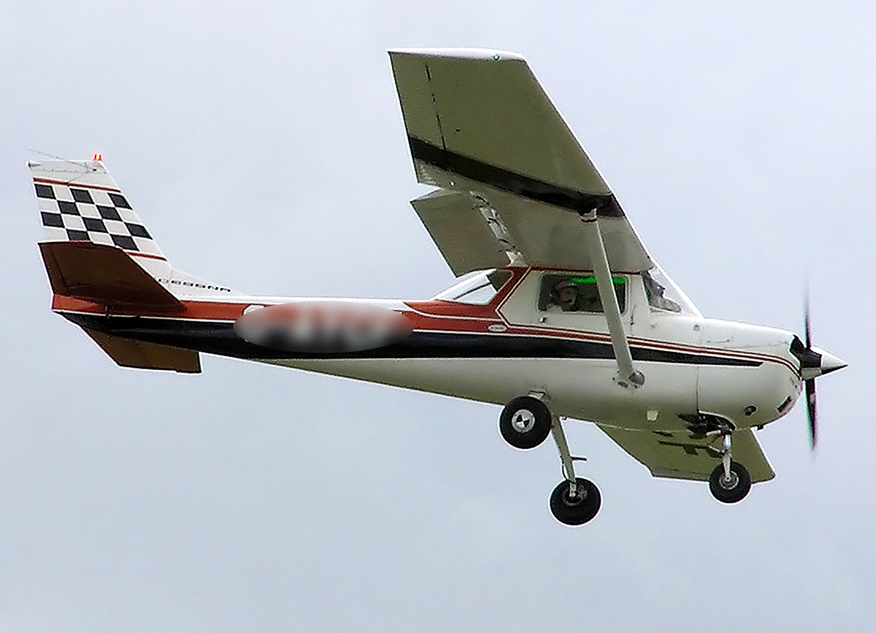 C'est dans un avion similaire à celui-cui, un Cessna 150, que les deux hommes ont failli perdre la vie (Illustration). DR