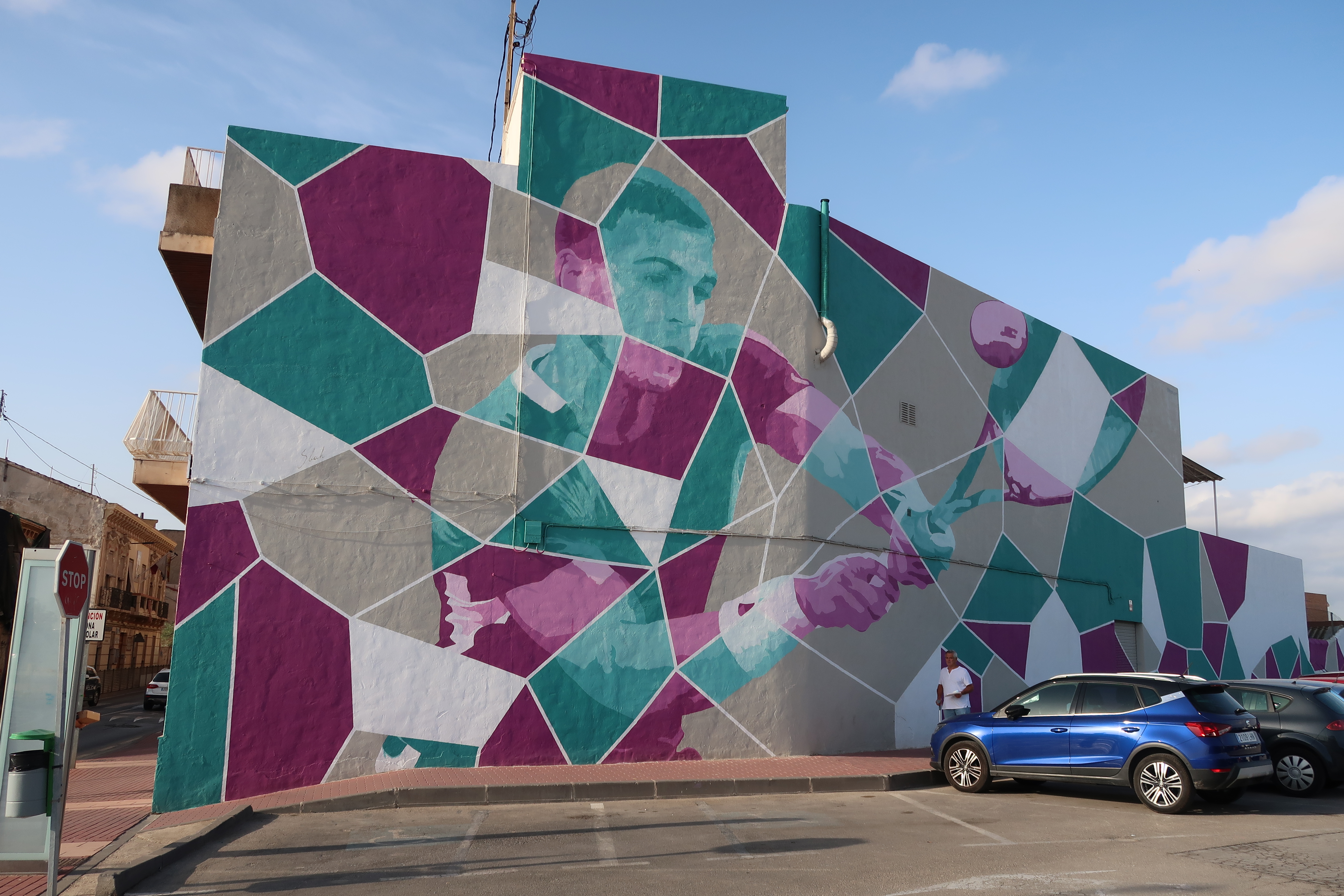 Une fresque géante de Carlos Alcaraz, dans le district de Murcie, trône à l'entrée d'El Palmar, où le n°1 mondial a grandi. LP/Éric Bruna