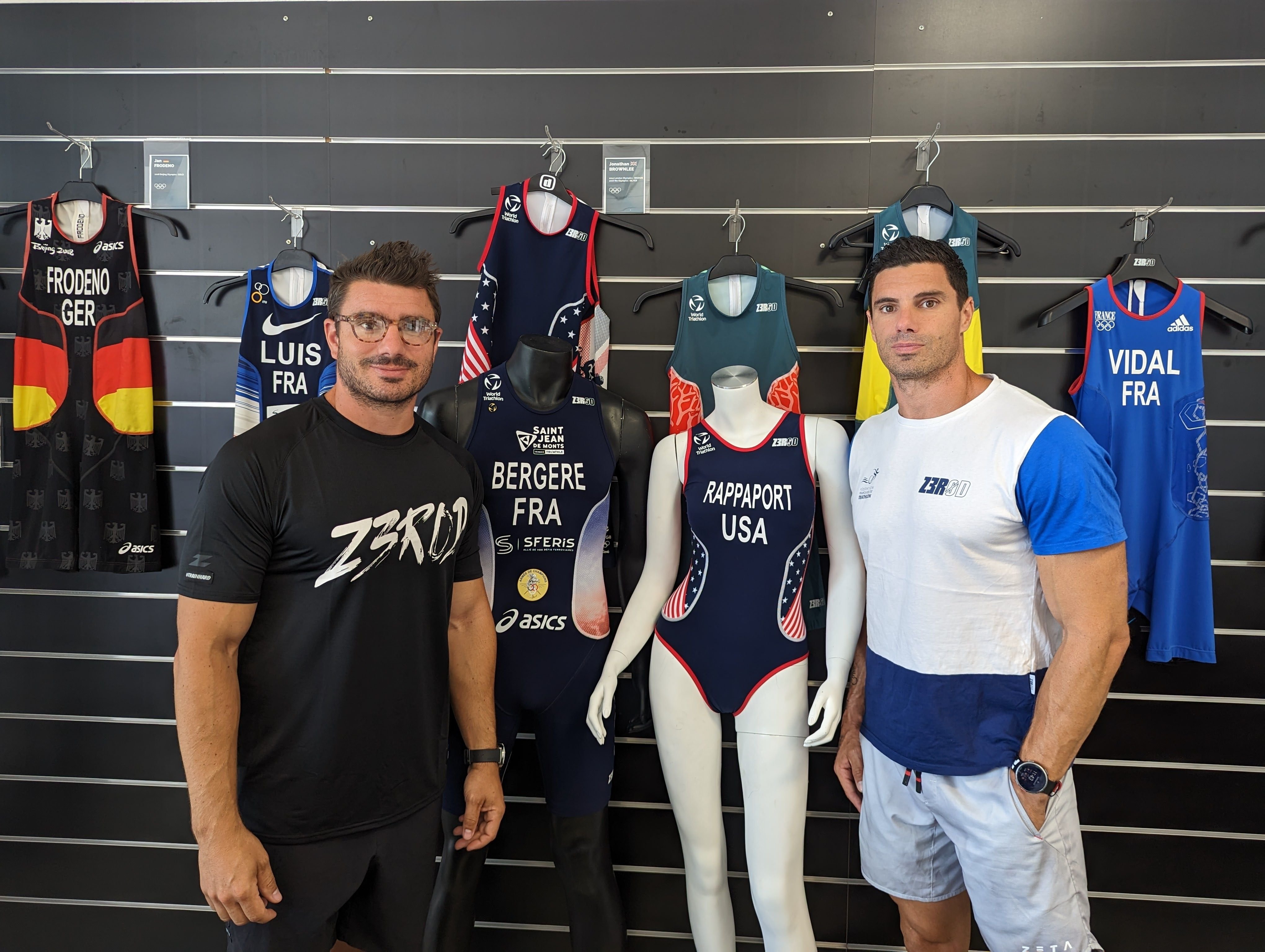 Les frères Frédéric et Pierre Dorez, fondateurs de la marque de vêtements de triathlon ZeroD, qui va équiper de nombreuses fédérations lors des Jeux olympiques de Paris l'an prochain. ZeroD
