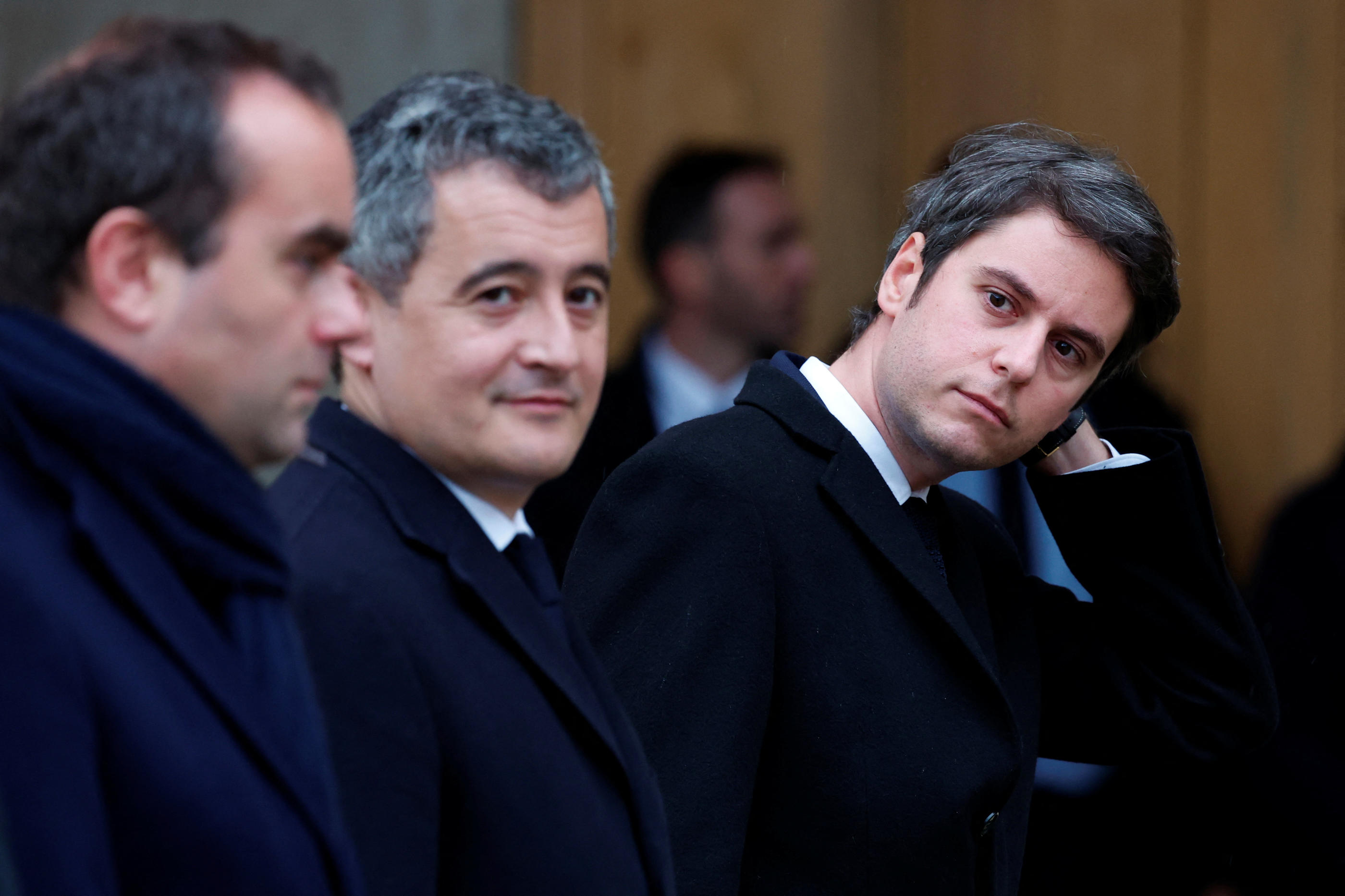 Si Gabriel Attal (à droite) et Gérald Darmanin (au centre) ont noué un pacte de non-agression l’été dernier, le Premier ministre a a cœur de se rabibocher avec Sébastien Lecornu (à gauche). Reuters/Gonzalo Fuentes