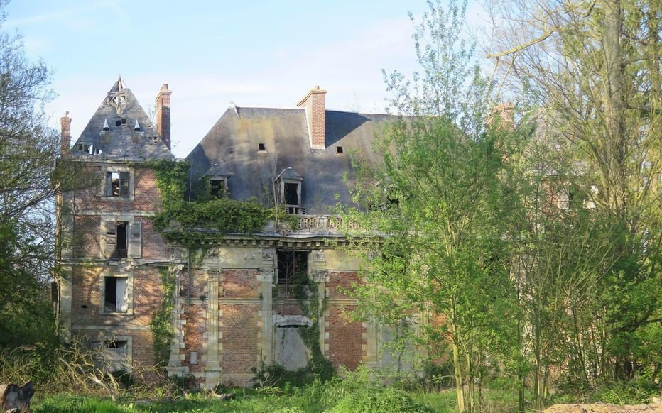 Maignelay-Montigny, ce jeudi. Le château de la commune est à l'abandon depuis de nombreuses années. Une association vient de se créer afin de le restaurer. LP/J.D.