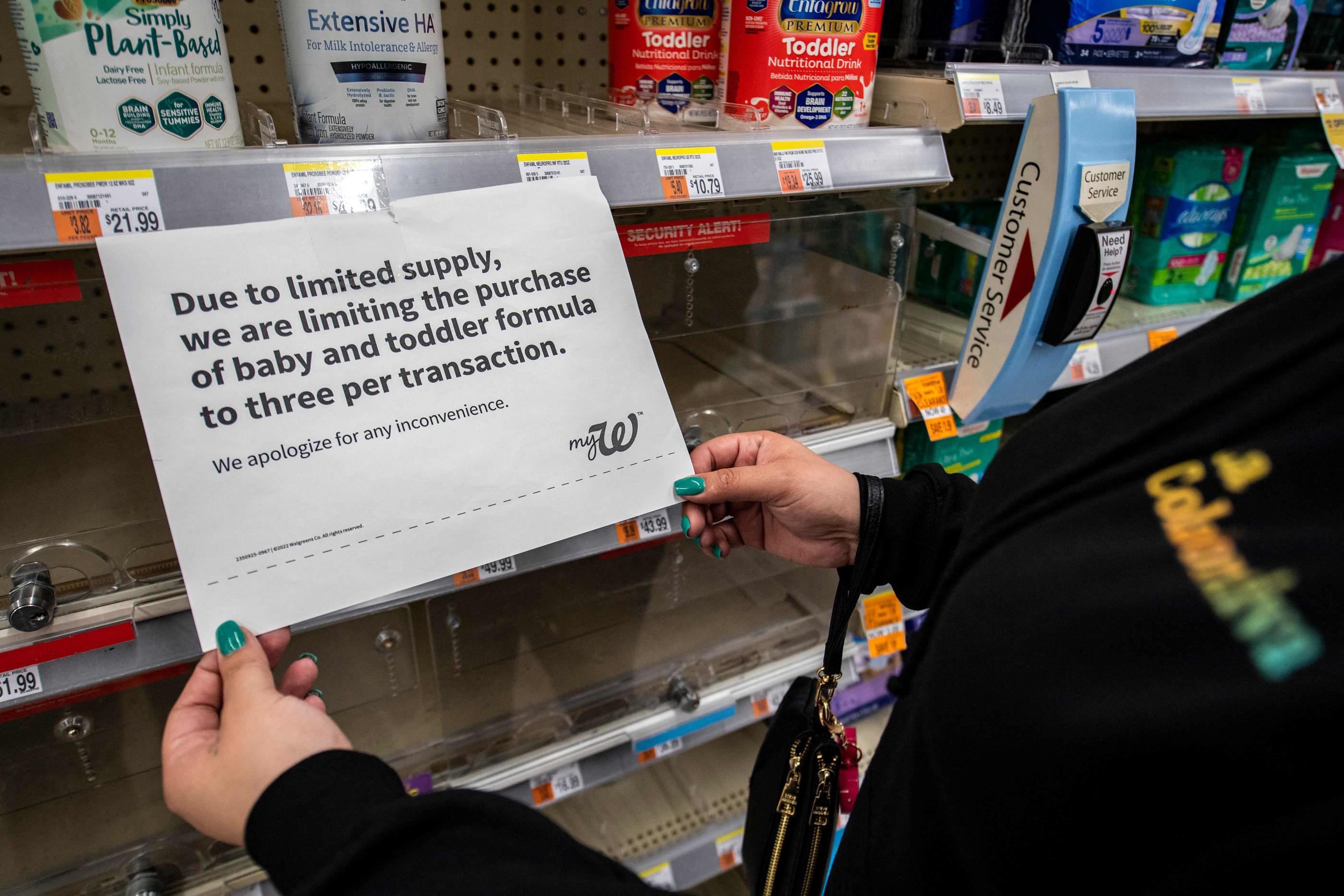 Les rayons de lait infantile des supermarchés américains sont pour beaucoup vides. AFP/Joseph Prezioso