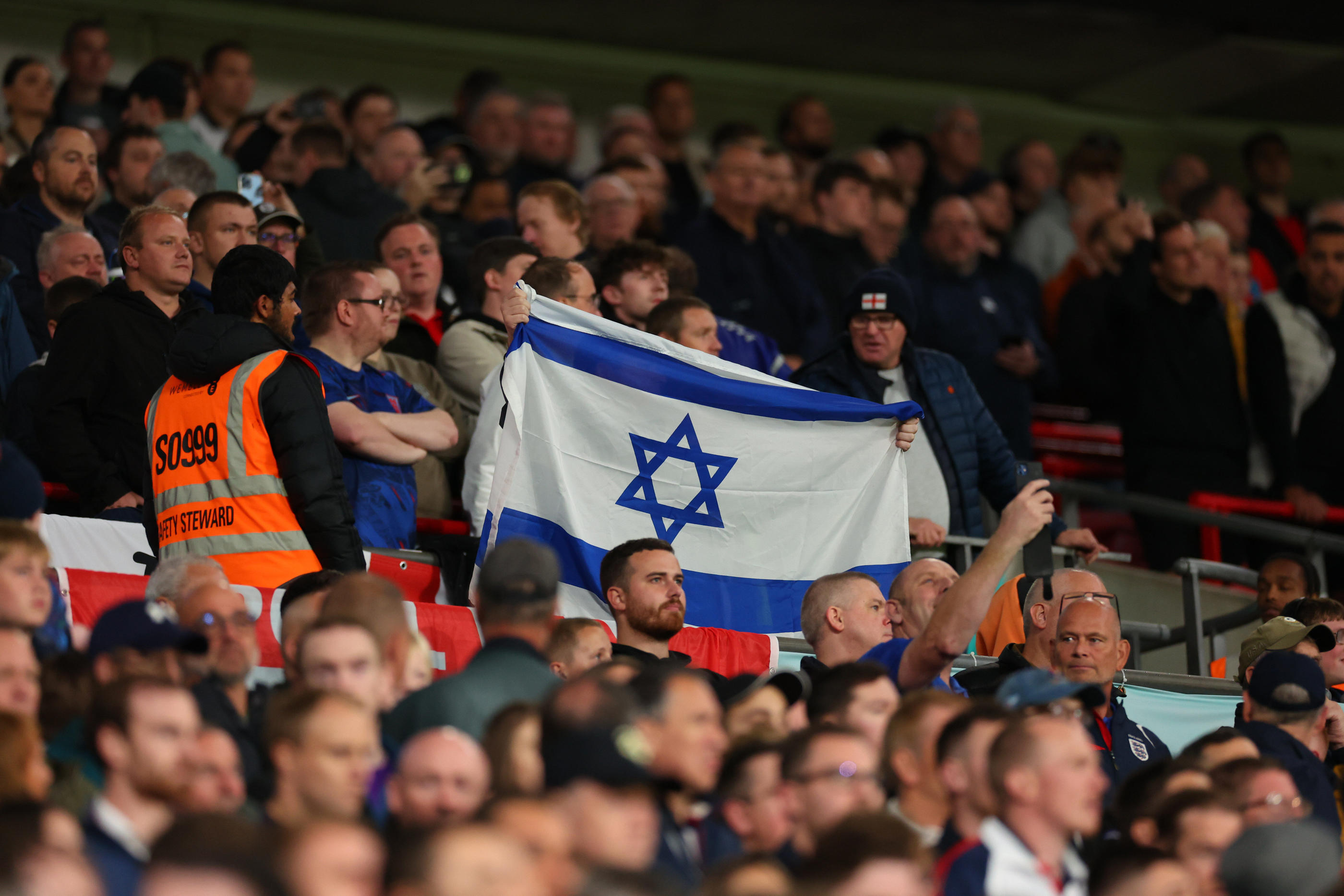 Des supporters israéliens, comme ici en octobre 2023 à Londres, sont attendus au Parc des Princes. LP/Icon sport