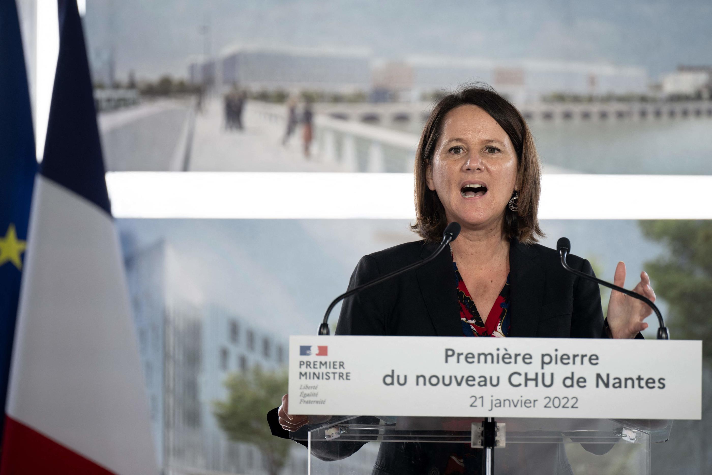 « Jamais un maire ne devrait se retrouver en situation de choisir entre l’exercice de son mandat et la protection de ses proches », a affirmé la maire de Nantes Johanna Rolland (PS). AFP/ Loïc Venance