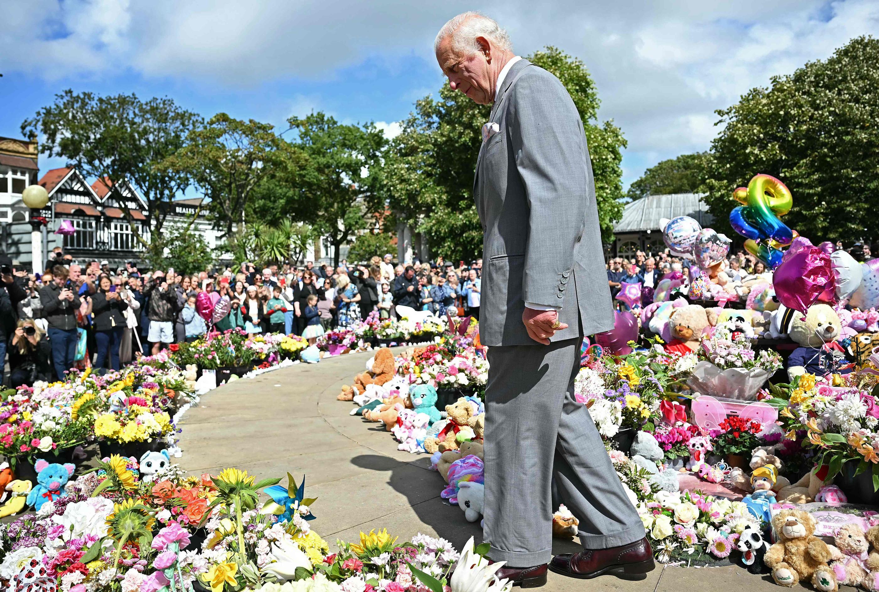 Le roi Charles III est en visite ce mardi à Southport, où le décès de trois fillettes dans une attaque au couteau le 29 juillet dernier, a secoué la ville. Paul Ellis/AFP