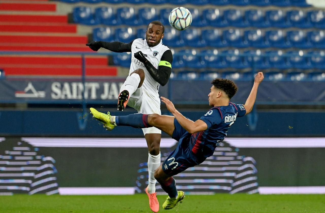 <b></b> Cyril Mandouki et le Paris FC veulent confirmer leur belle victoire samedi à Caen. 