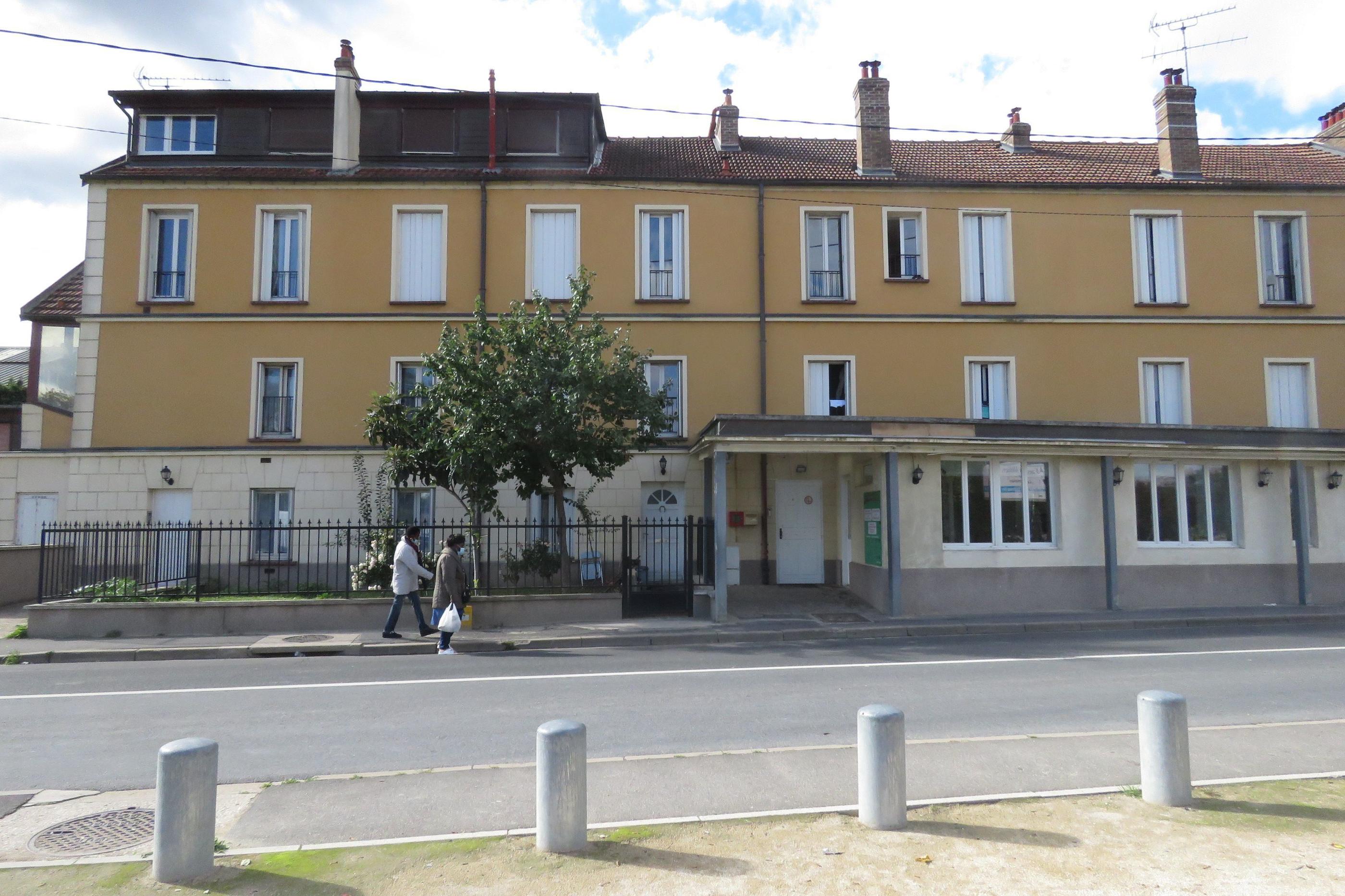 Viry-Chatillon (Essonne), octobre 2020. C'est dans cet hôtel social qu'une femme et son bébé avaient été agressés au couteau. L'accusé encourt la réclusion criminelle à perpétuité. LP/Nolwenn Cosson