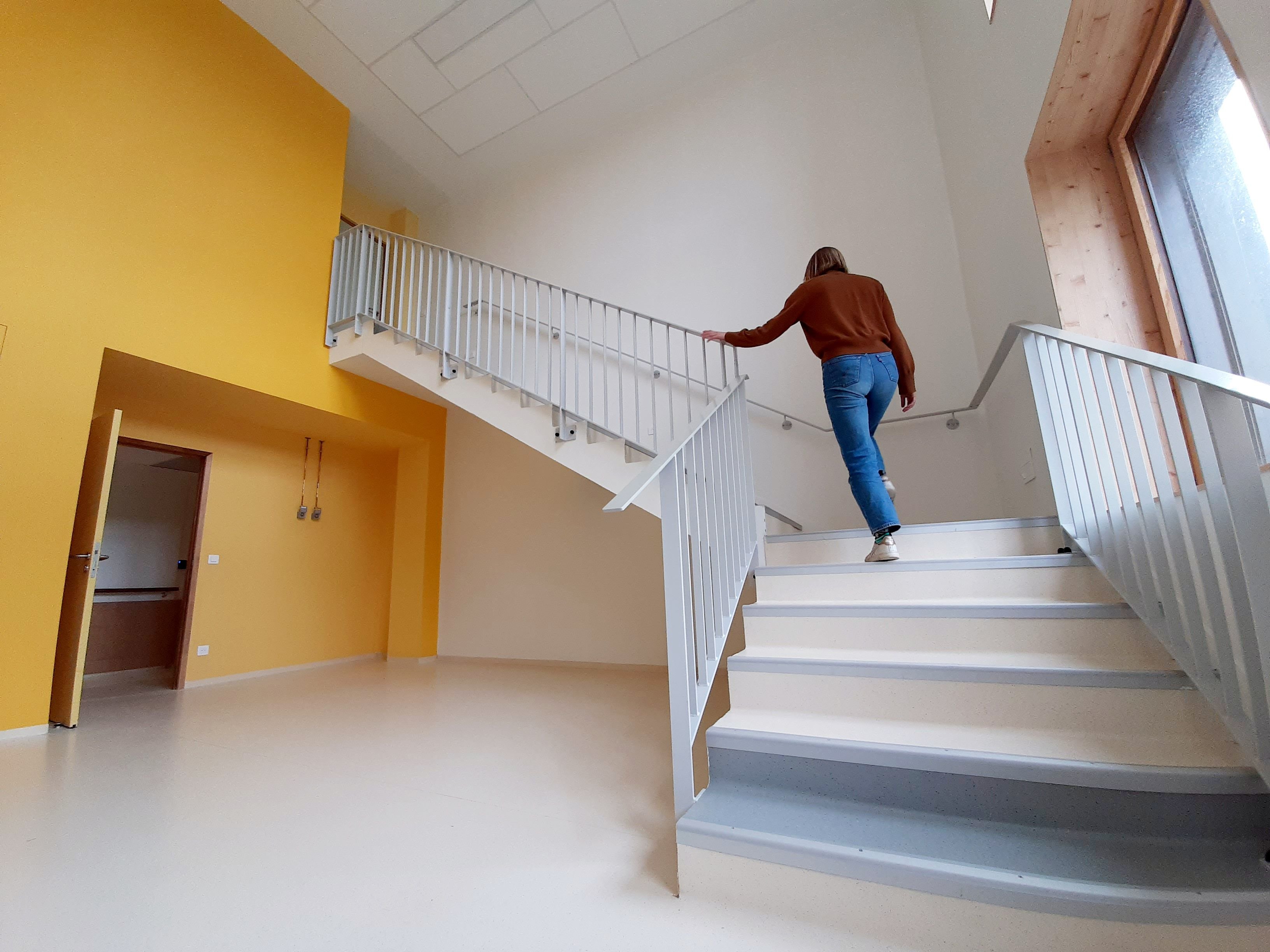 Ivry-sur-Seine (Val-de-Marne), le 6 mai. Cet escalier qui ne mène nulle part permettra d'étudier la capacité respiratoire ou la mobilité d'une personne, par exemple. LP/Marine Legrand