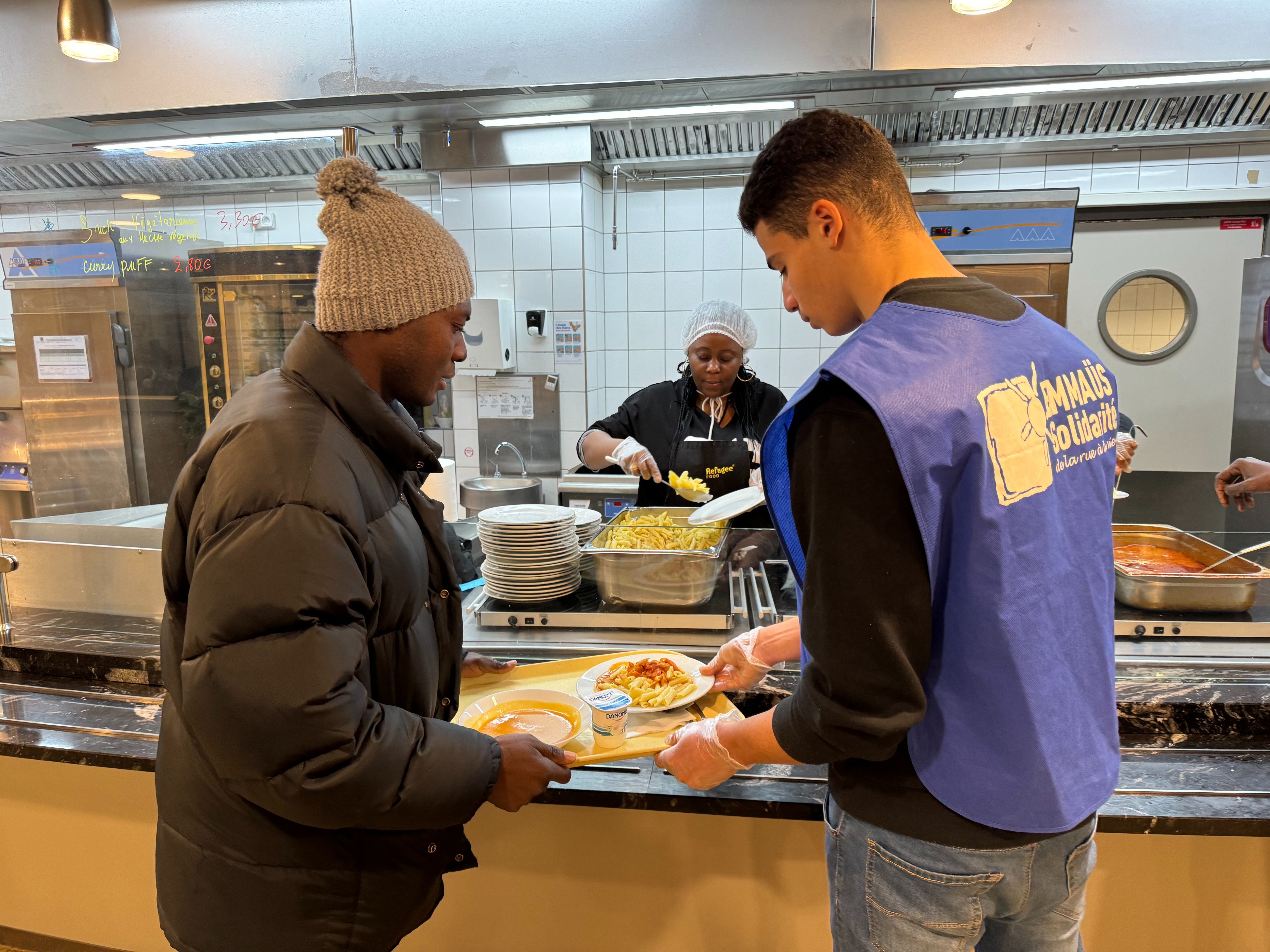 Rue Victor-Schoelcher (Paris XIVe), le 16 janvier 2024. Environ 200 repas sont distribués chaque soir dans ce restaurant solidaire. LP/Paul Abran