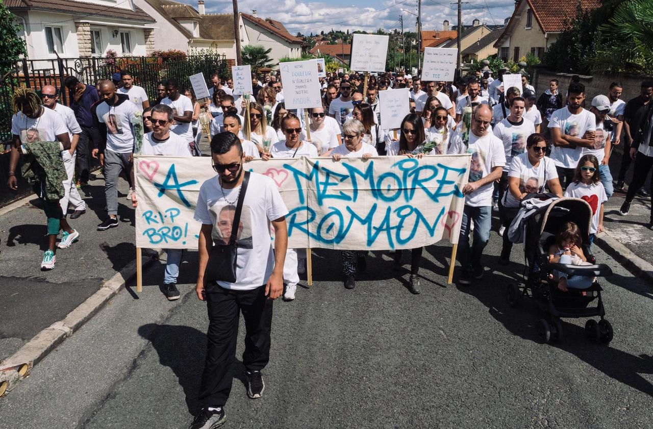 <b></b> Vigneux, le 25 août 2018. Marche blanche en hommage à Romain, tué par un tir de policier le 14 août à Paris. 