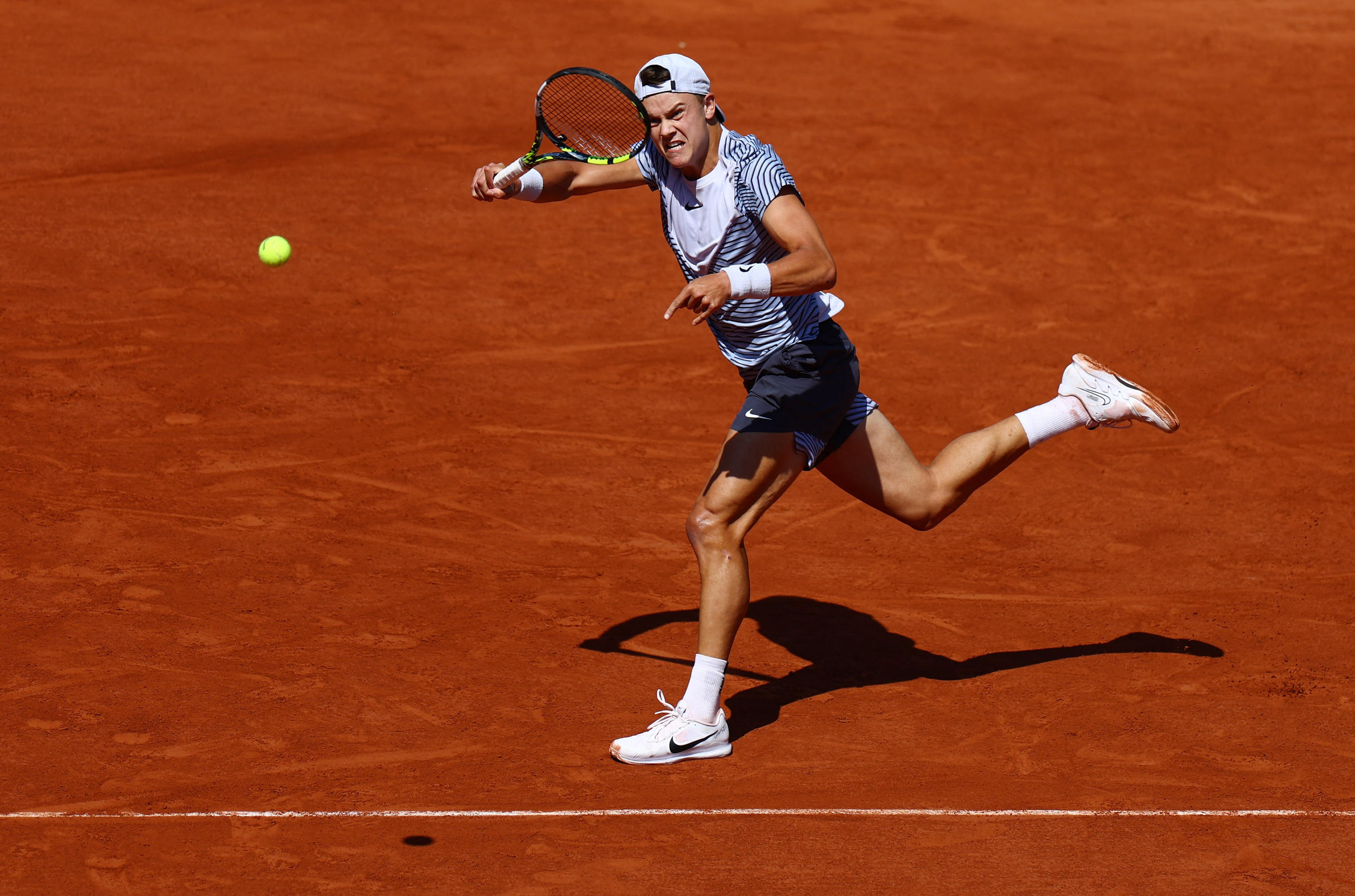Tennis - French Open - Roland Garros, Paris, France - June 5, 2023 Denmark's Holger Rune in action during his fourth round match against Argentina's Francisco Cerundolo REUTERS/Lisi Niesner