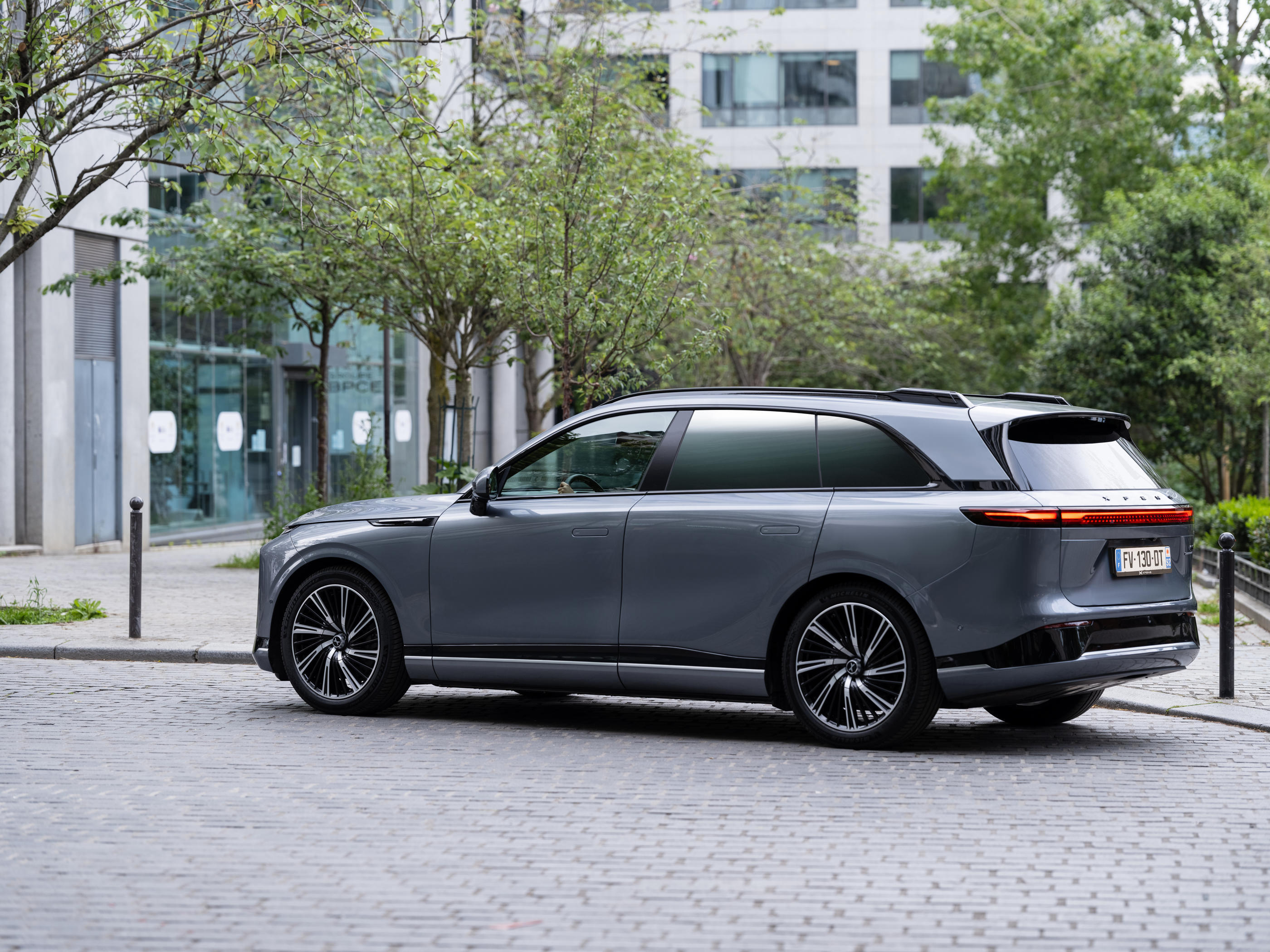 Le SUV familial électrique Xpeng G9 est un des deux modèles que la marque, grande rivale de Tesla en Chine, lance en France. DR