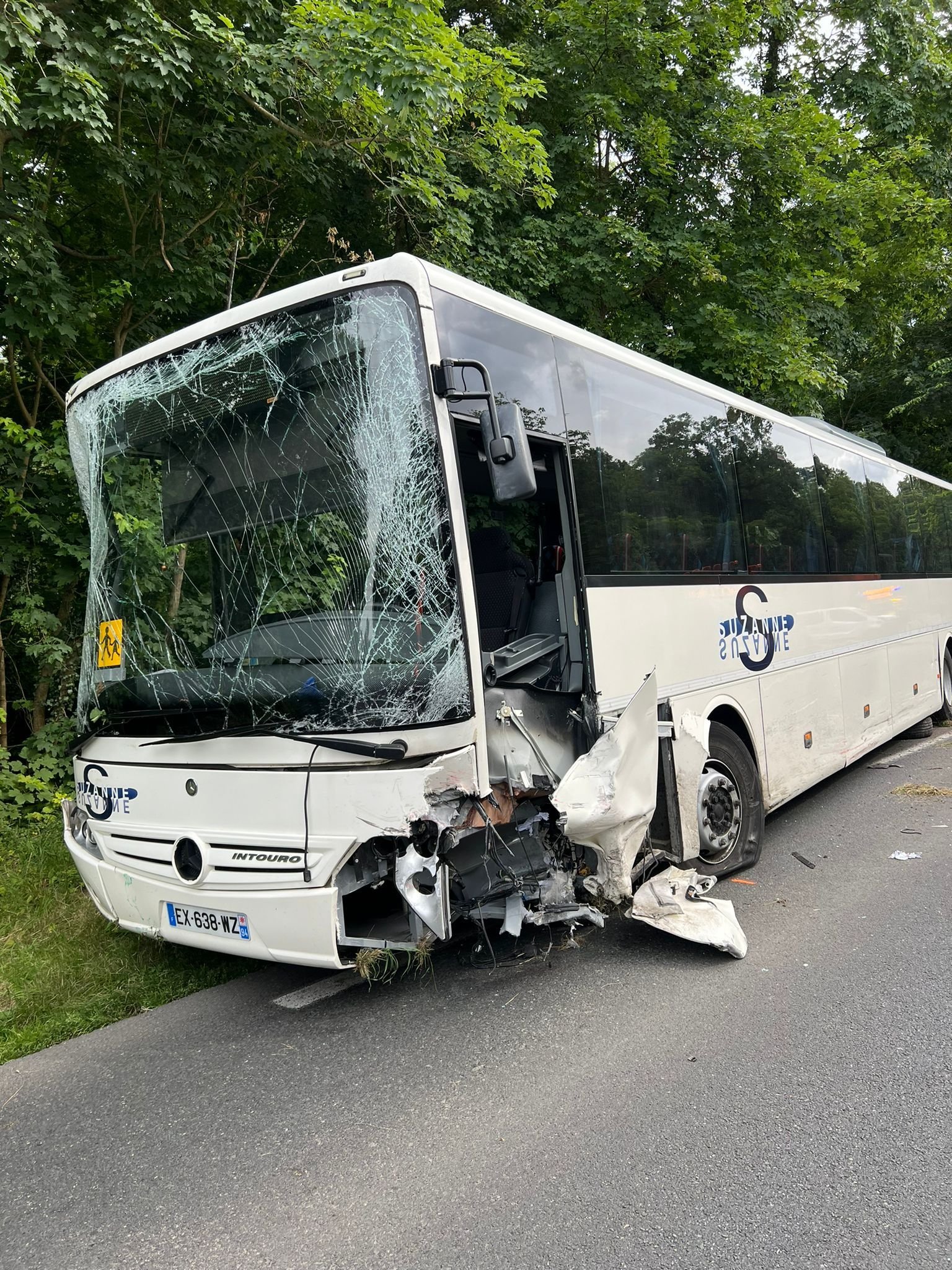 Milly-la-Forêt, ce 2 juillet 2024. Une jeune automobiliste est décédée après avoir percuté de plein fouet un bus de ramassage scolaire à Milly-la-Forêt. DR