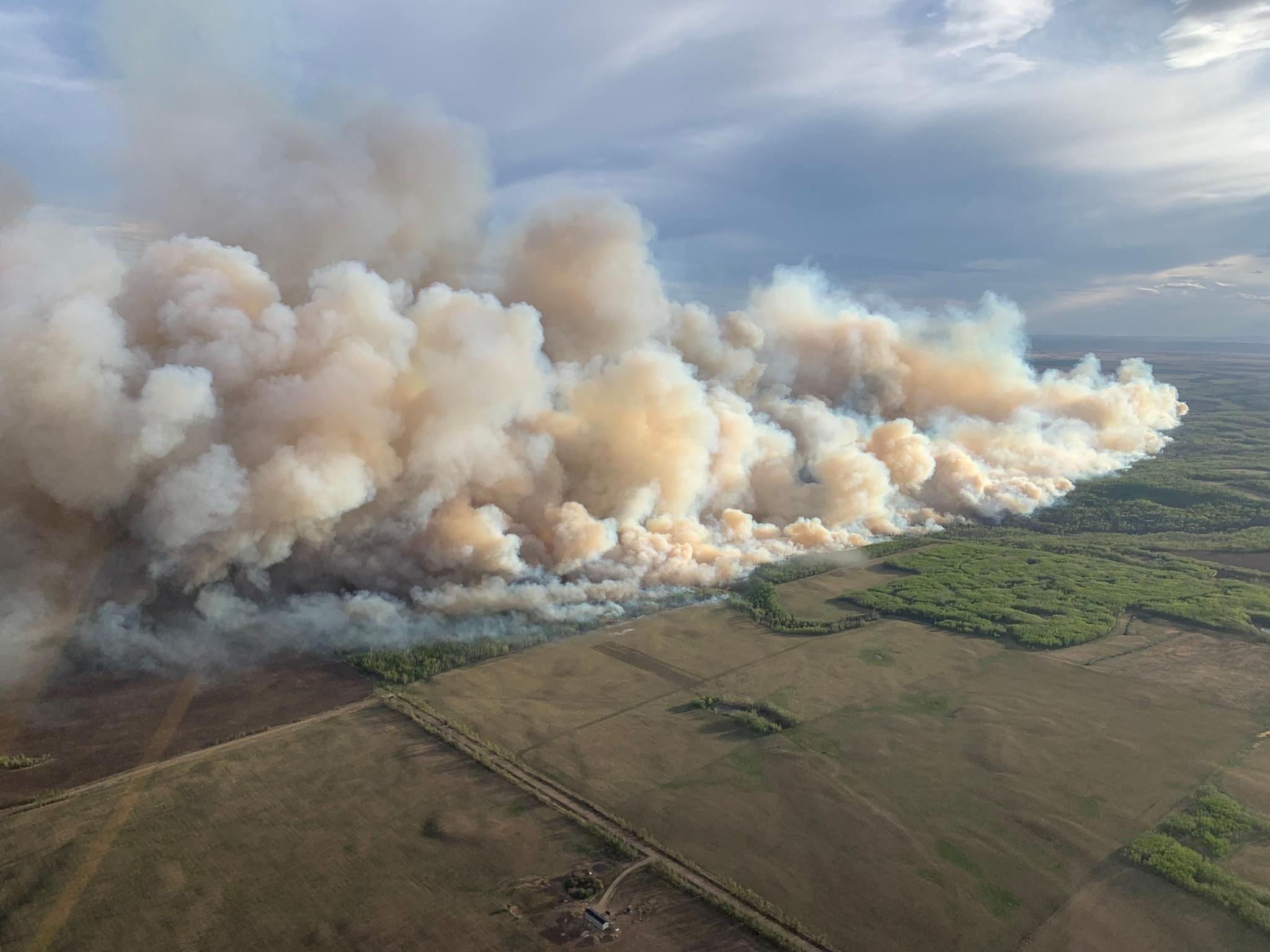 43 foyers sont actuellement actifs. AFP/Alberta Wildfire Service