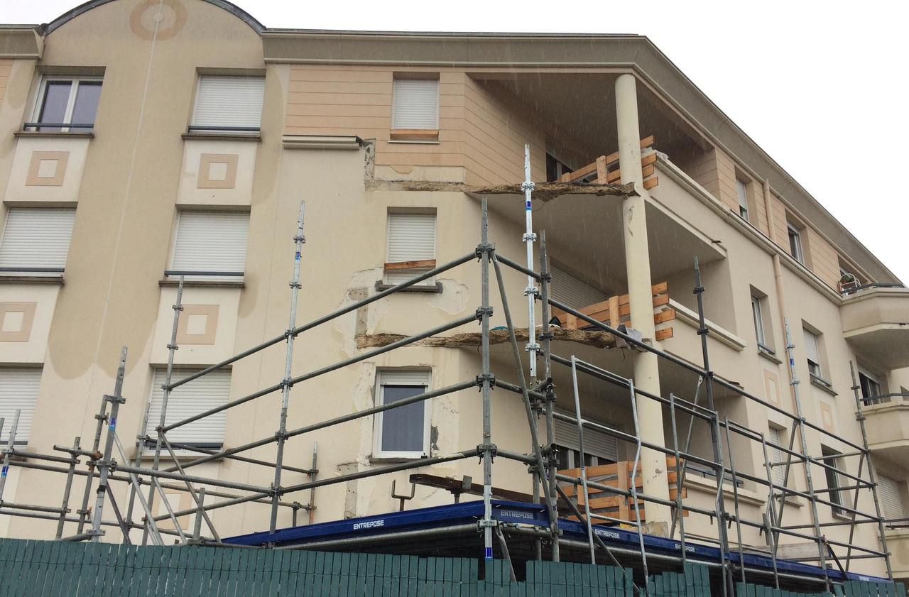 En 2016, à Villeneuve-Saint-Georges (Val-de-Marne), la chute d'un balcon du 3e étage avait entraîné la destruction de ceux d'en dessous. LP/C.P.