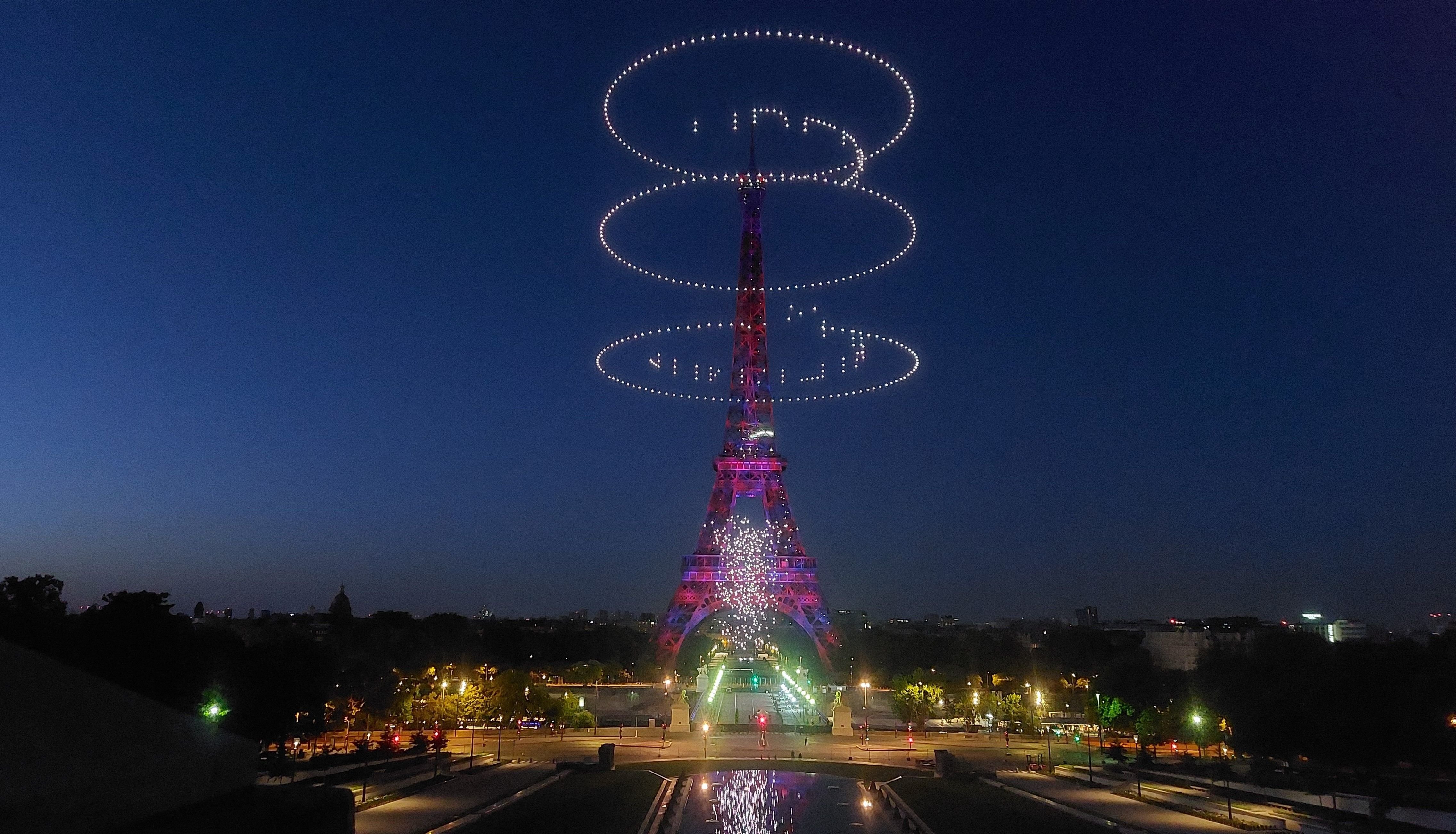 Feu d'artifice du 14 Juillet à Paris : on a assisté aux répétitions du ballet des drones, et ça s'annonce grandiose - Le Parisien