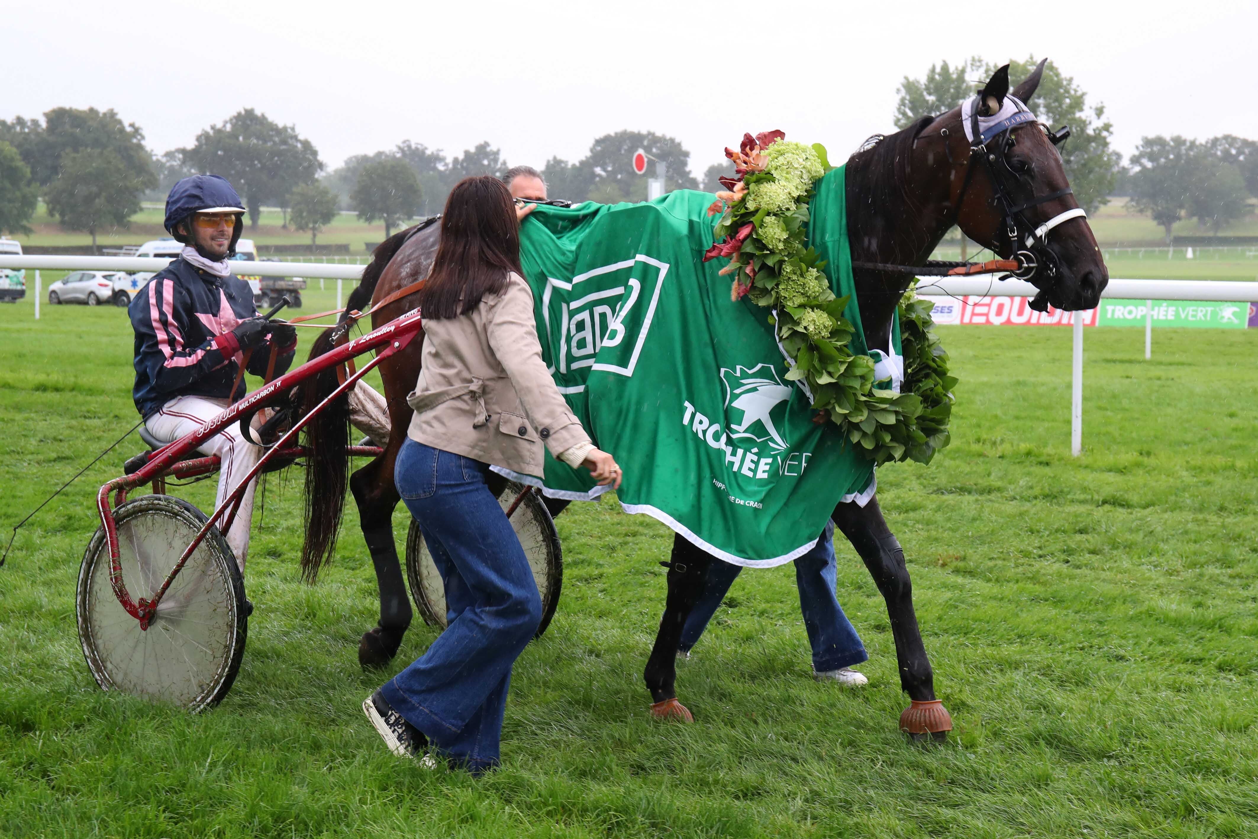 Craon (Mayenne), le lundi 2 Septembre 2024. Harry de Sassy remporte la finale du Trophée Vert ainsi que ce circuit disputé sur des pistes en herbe. (Scoopdyga/Ambre Pelfort).