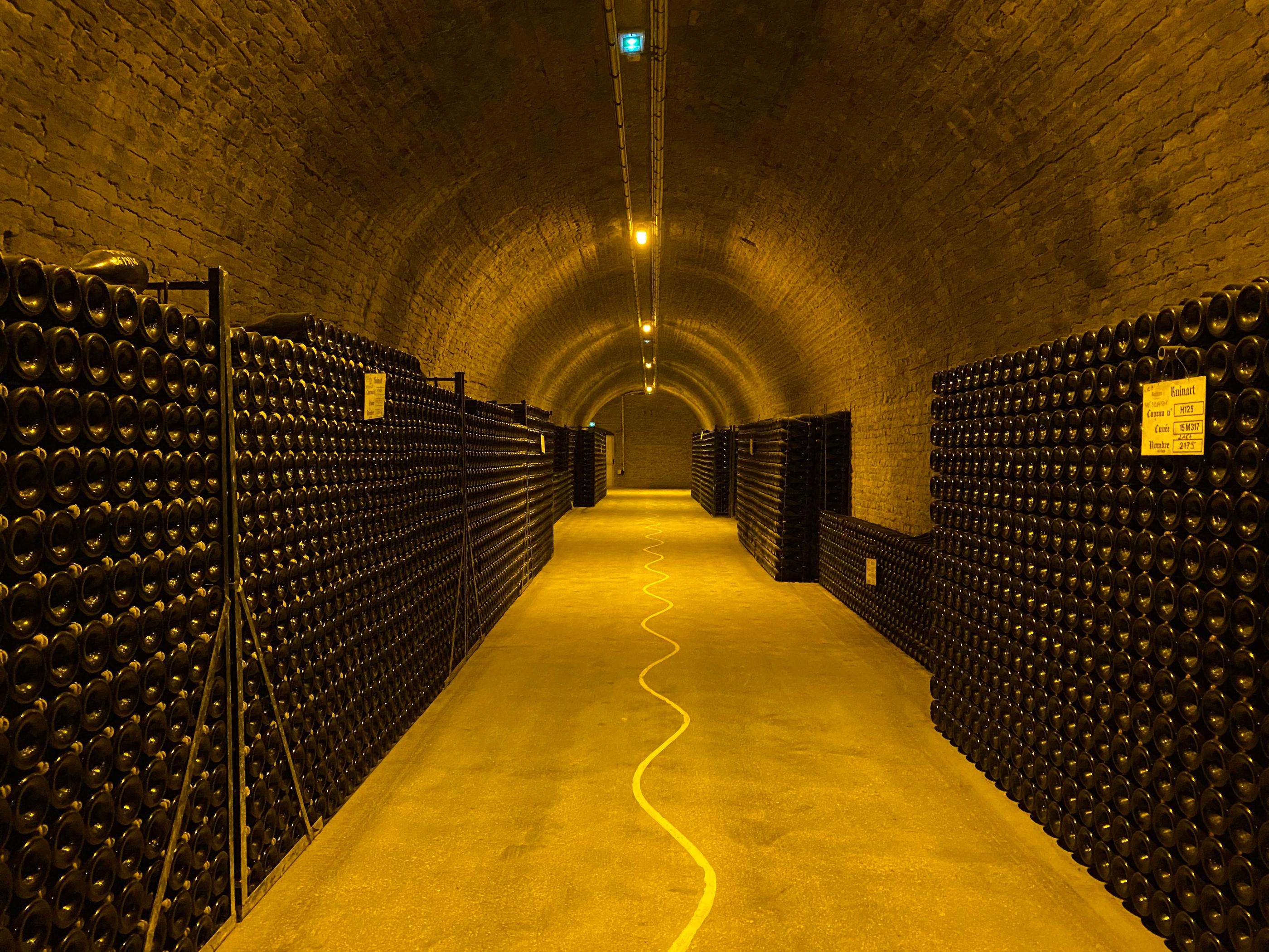 Cave de la Maison Ruinart à Reims. Créée en 1729, elle est la plus ancienne des maisons de Champagne. ©Stéphane Maggiolini/Radio France/Maxppp