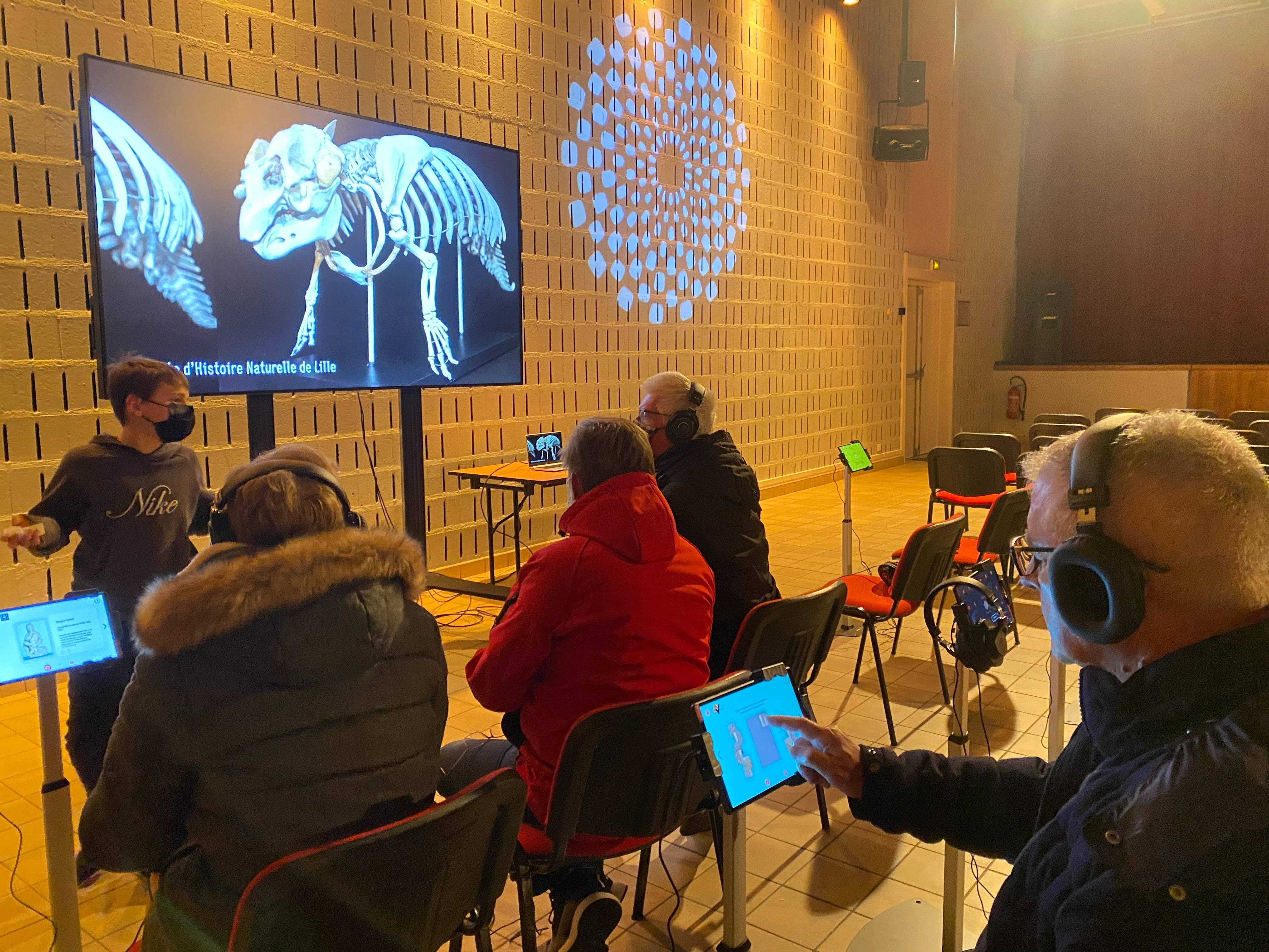 Marines (Val-d'Oise), le 1er avril. Installée dans la salle Georges-Pompidou, la Micro-folie propose un musée numérique composé d'environ 2000 œuvres, et un "fablab" dédié à la création. LP/Auguste Canier