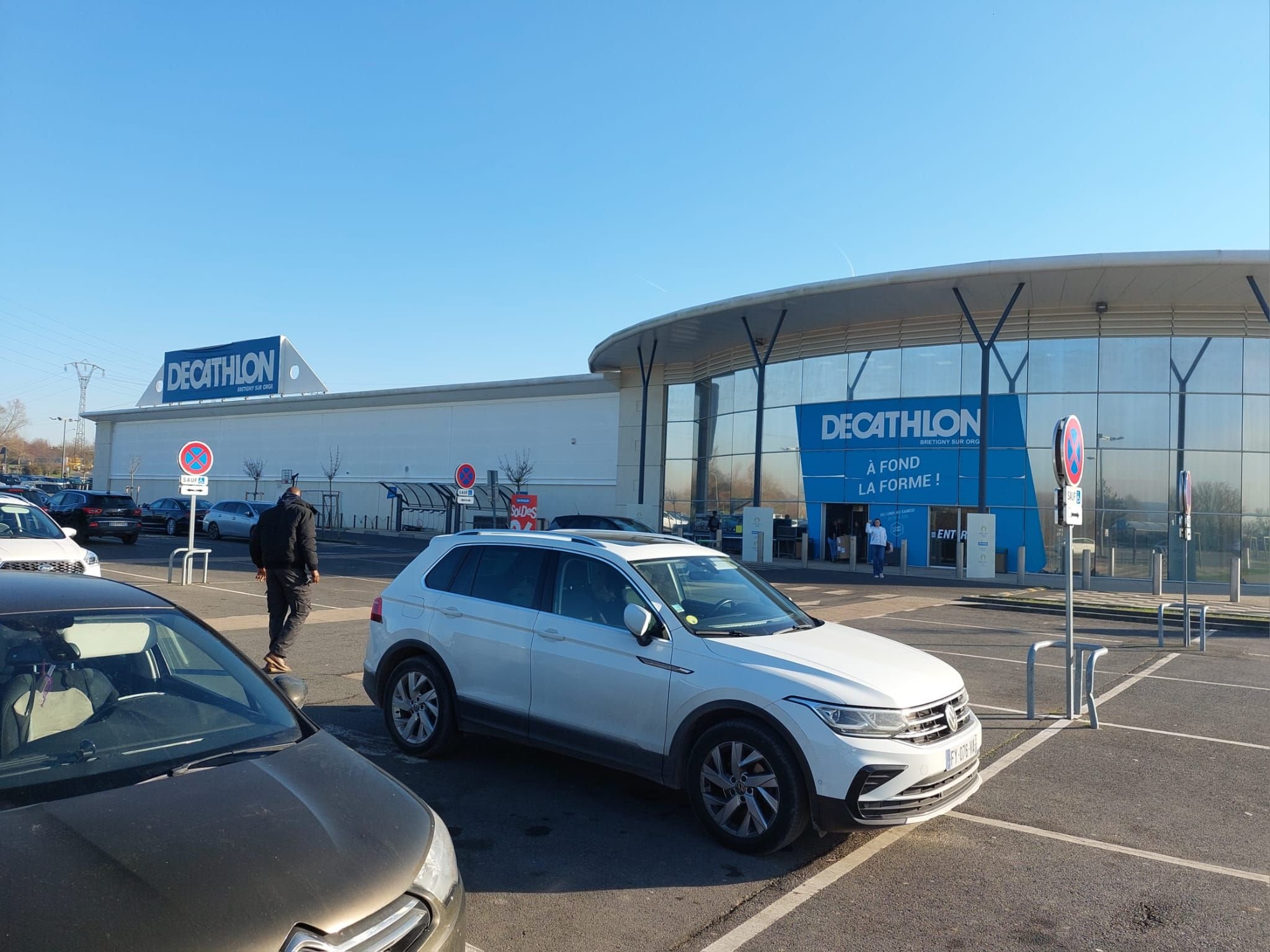 Brétigny-sur-Orge (Essonne), mardi 16 janvier. C'est sur ce parking, peu avant 20 heures, la veille, que s'étaient déroulés les faits. LP/Florian Garcia