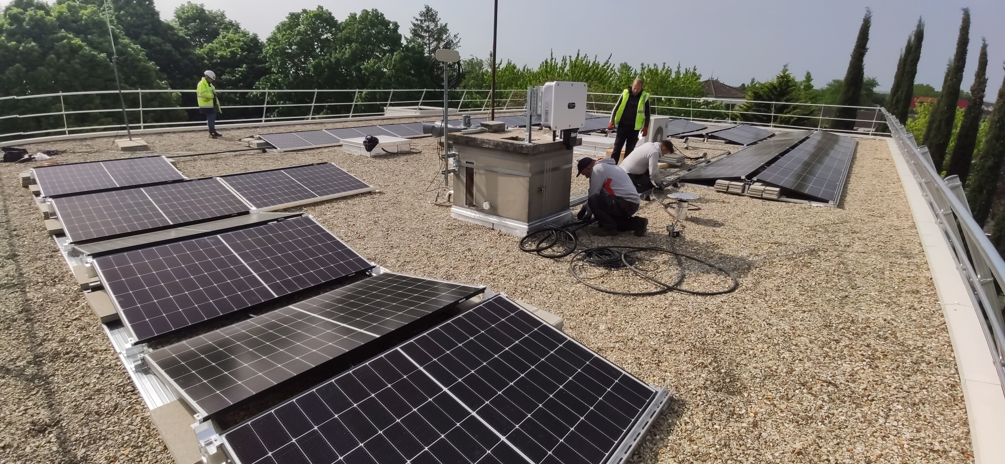 Des panneaux photovoltaïques comme ceux-ci devraient bientôt éclore sur de nombreux toits de l'agglomération de Cergy-Pontoise (Illustration). LP/N.C.