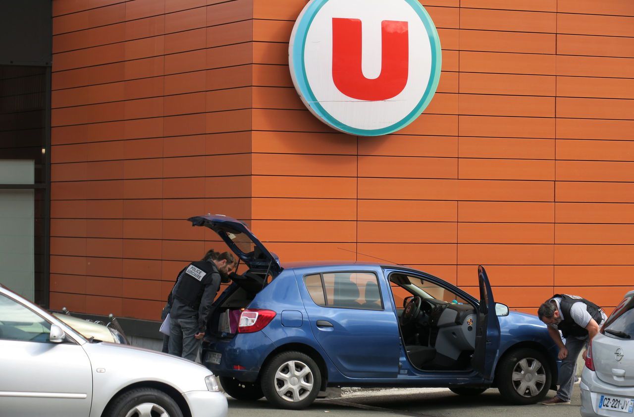 <b></b> Le Port-Marly, le 26 septembre 2016. C’est devant ce magasin que l’accusé tiré sur un homme 73 ans, décédé à l’hôpital, et une caissière, grièvement blessée.