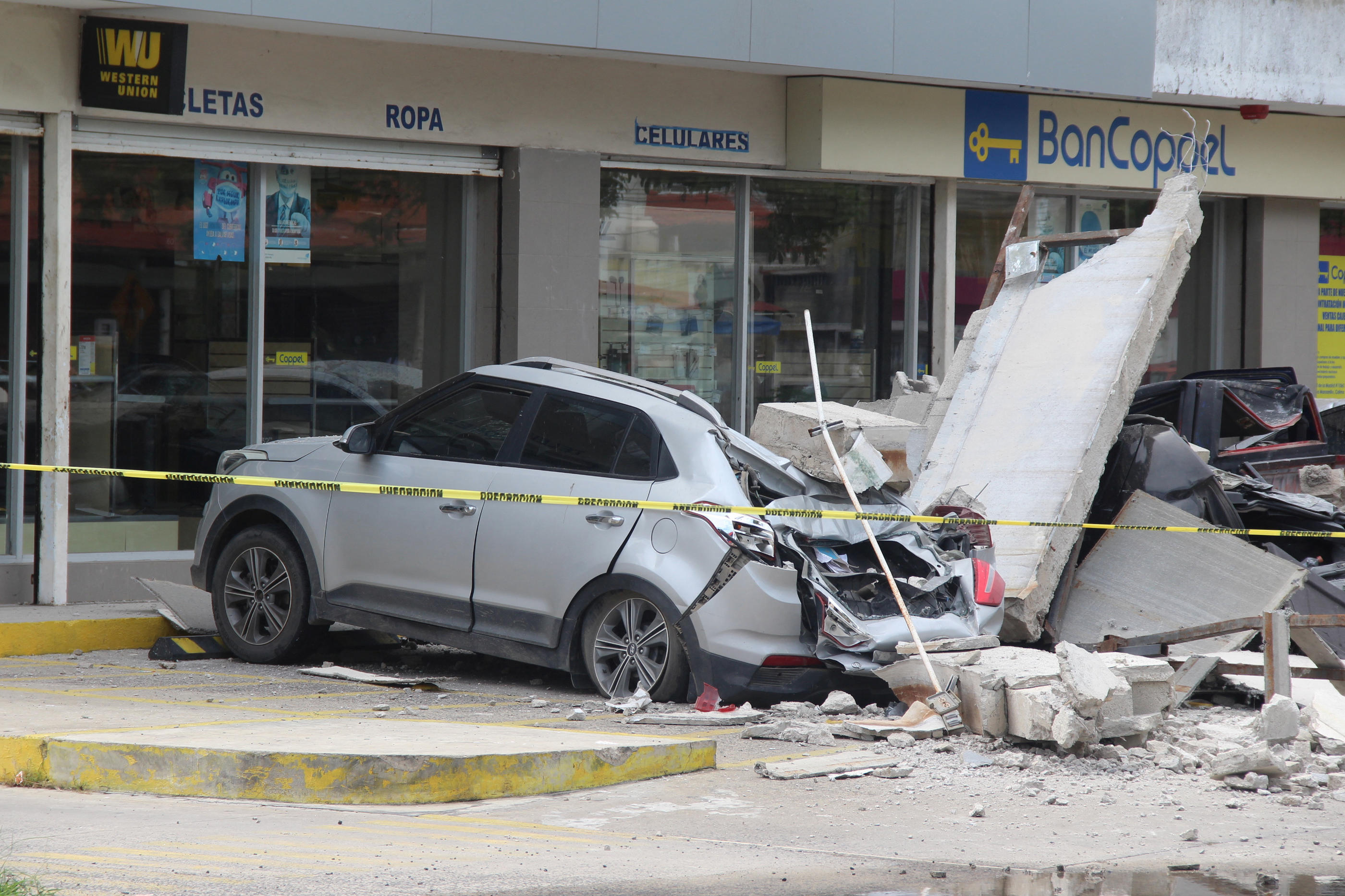 L'ouest du Mexique a été touché par un violent séisme de magnitude 7,2, qui a été ressenti jusqu'au centre de Mexico. C'est la troisième fois que le pays subit un tremblement de terre un 19 septembre. Pour l'heure, une victime est à déplorer. Stringer/Reuters