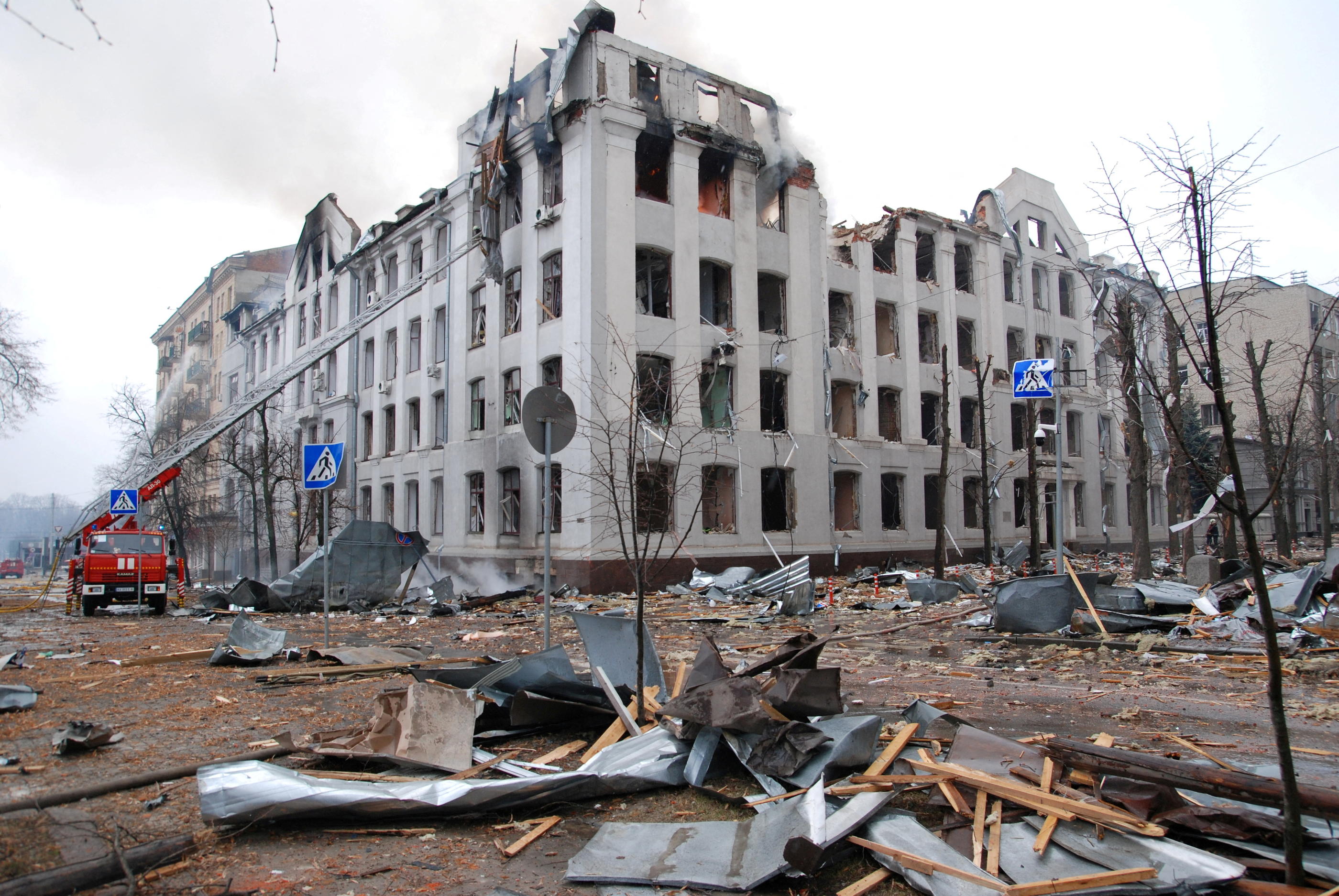 Ukraine : invasion terrestre, bombardements, parachutistes La
