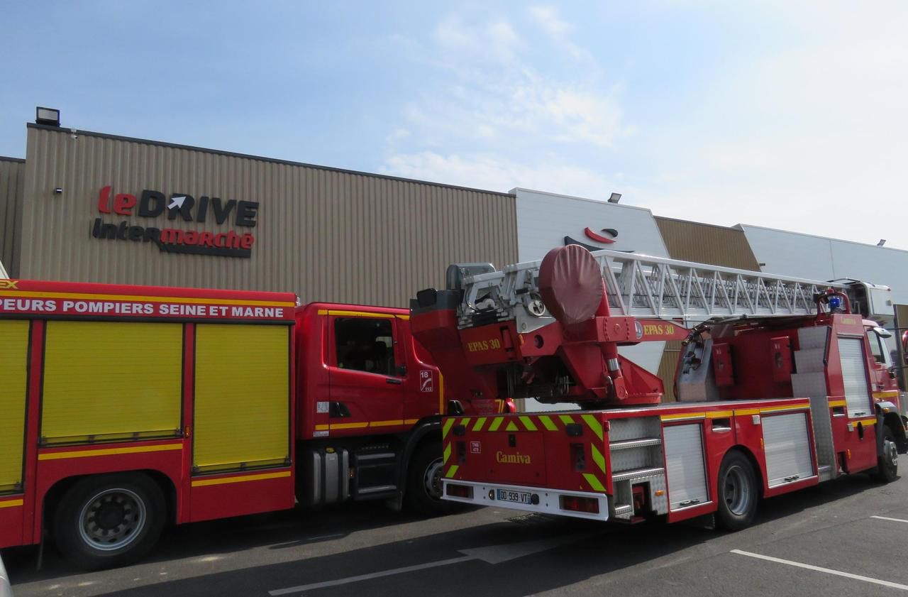 <b></b> Vaux-le-Pénil, ce jeudi 11 juin. Un incendie s’est déclaré dans le transformateur du supermarché qui n’a pas pu rouvrir le matin à 9 heures.