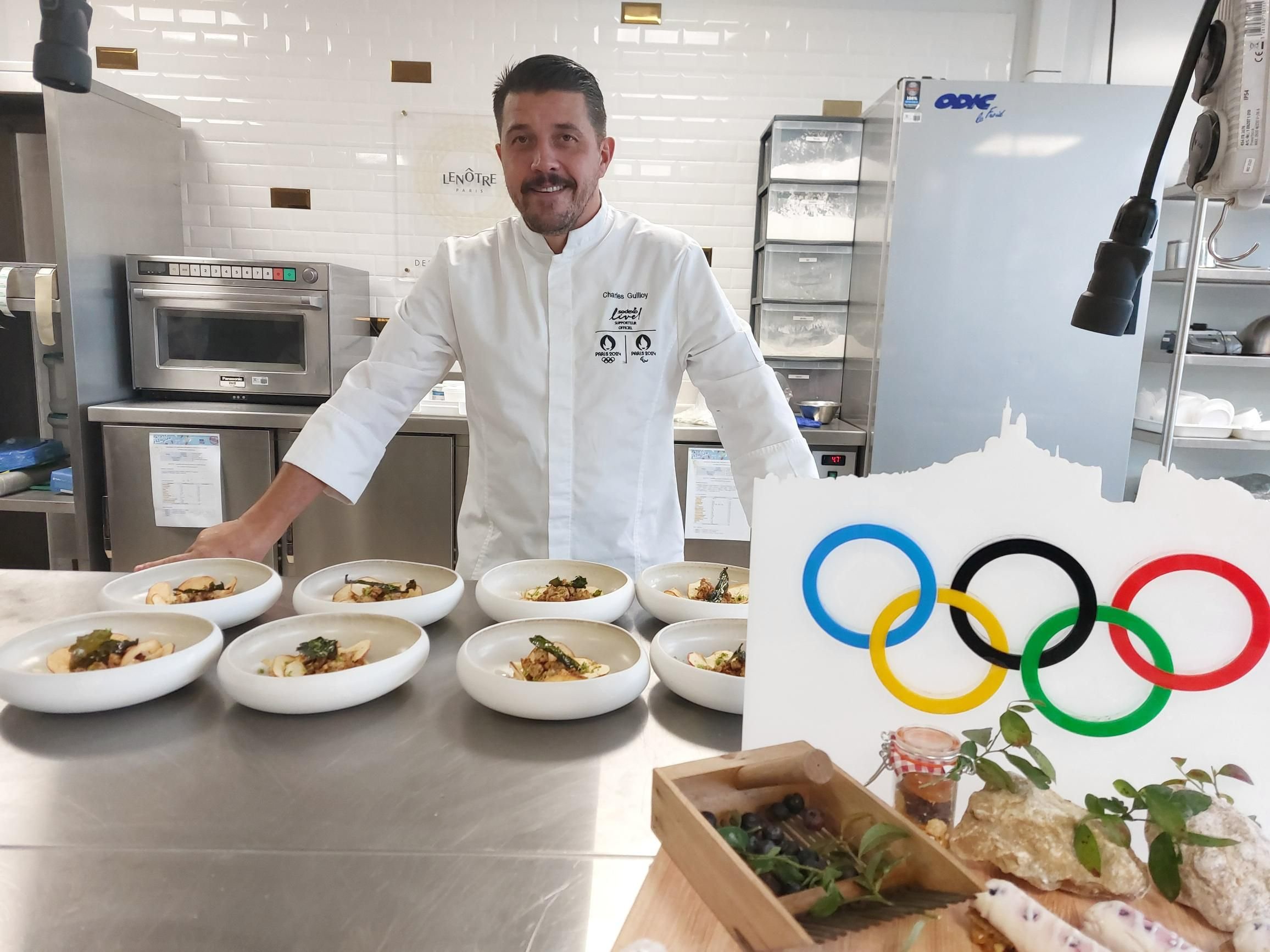 École des arts culinaires Lenôtre à Rungis (Val-de-Marne), jeudi 30 novembre. Le chef Charles Guilloy a conçu 550 recettes pour les Jeux de Paris 2024. LP/Laure Parny