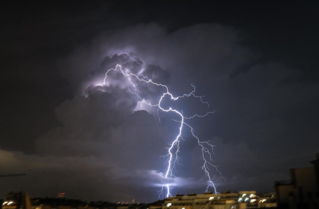 Meteo Des Orages Parfois Violents Notamment En Ile De France Touchent Une Large Partie Du Pays Le Parisien