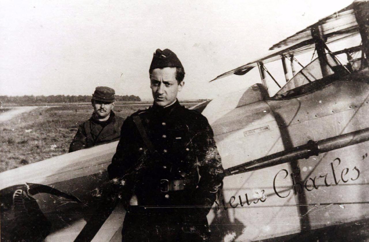 <b></b> Georges Guynemer est un aviateur français d’origine compiégnoise, tombé à l’ennemi le 11 septembre 1918, après avoir abattu 54 avions. 