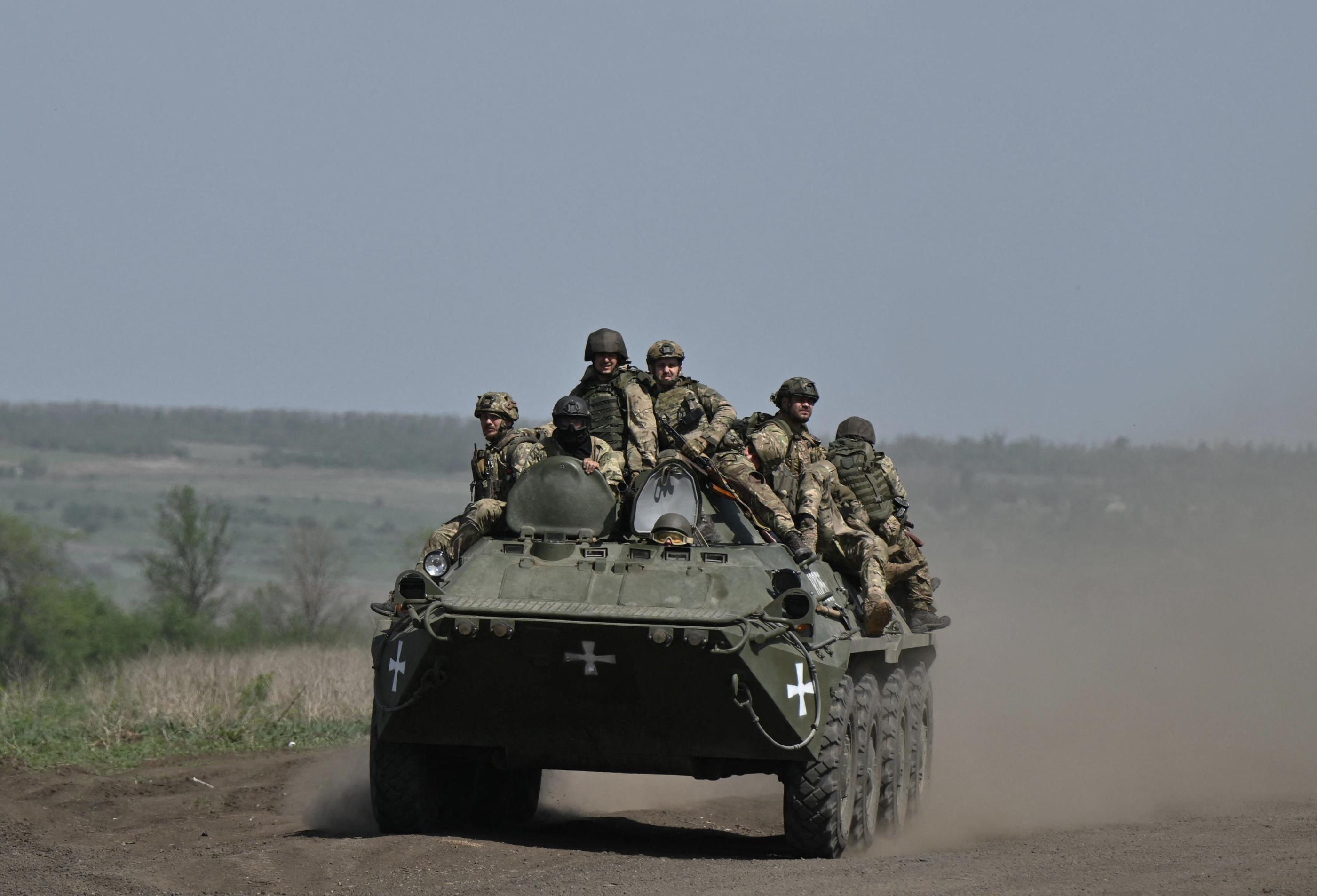 L'armée ukrainienne assure avoir repoussé plus de 50 attaques ce lundi matin dans la région de Donetsk. AFP/ Genya SAVILOV